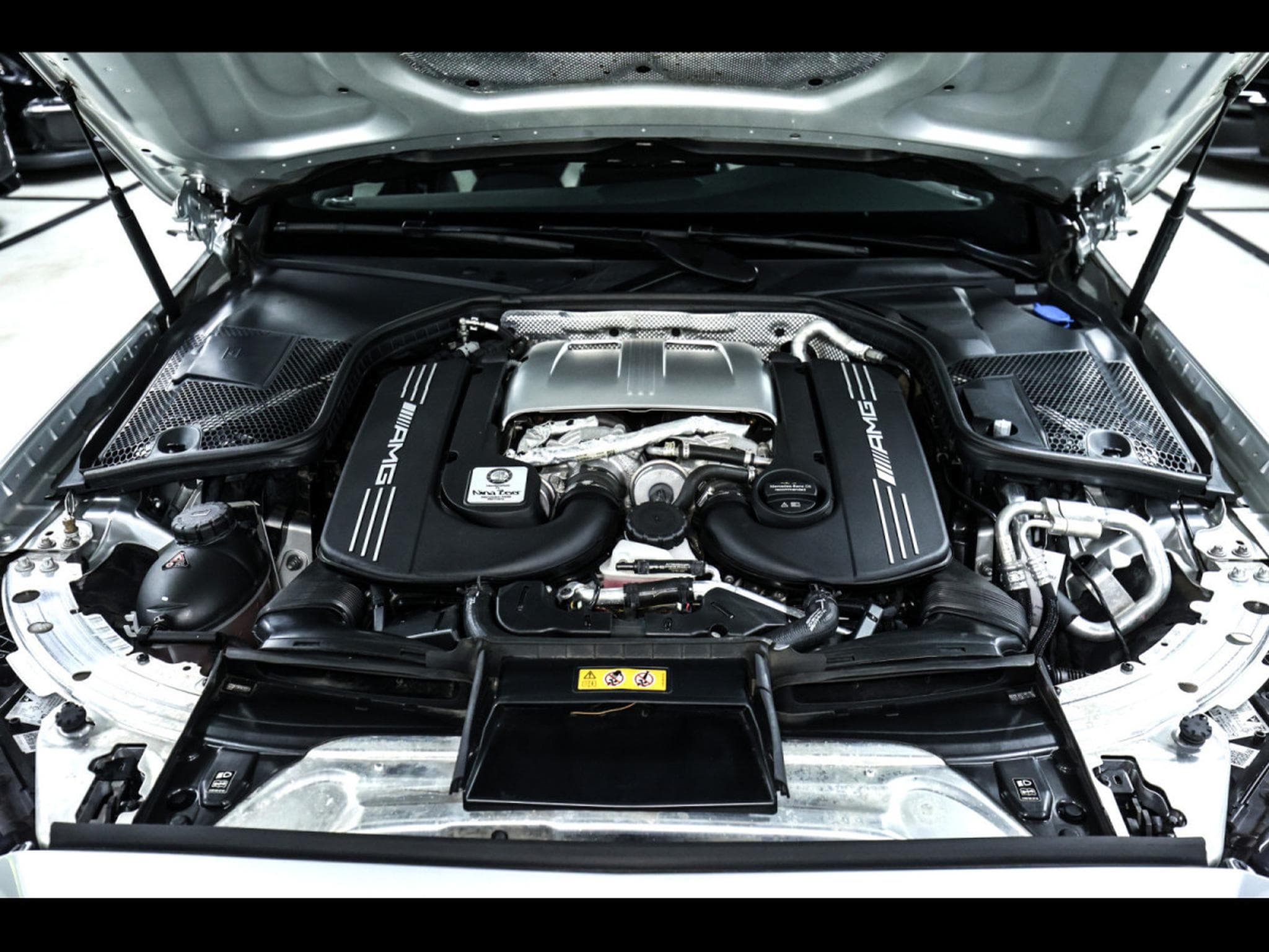 Mercedes C 63 AMG S AMG CABRIOLET (510 CH) – PACK NIGHT - IRIDIUM-SILBER (2020) - Photo 18