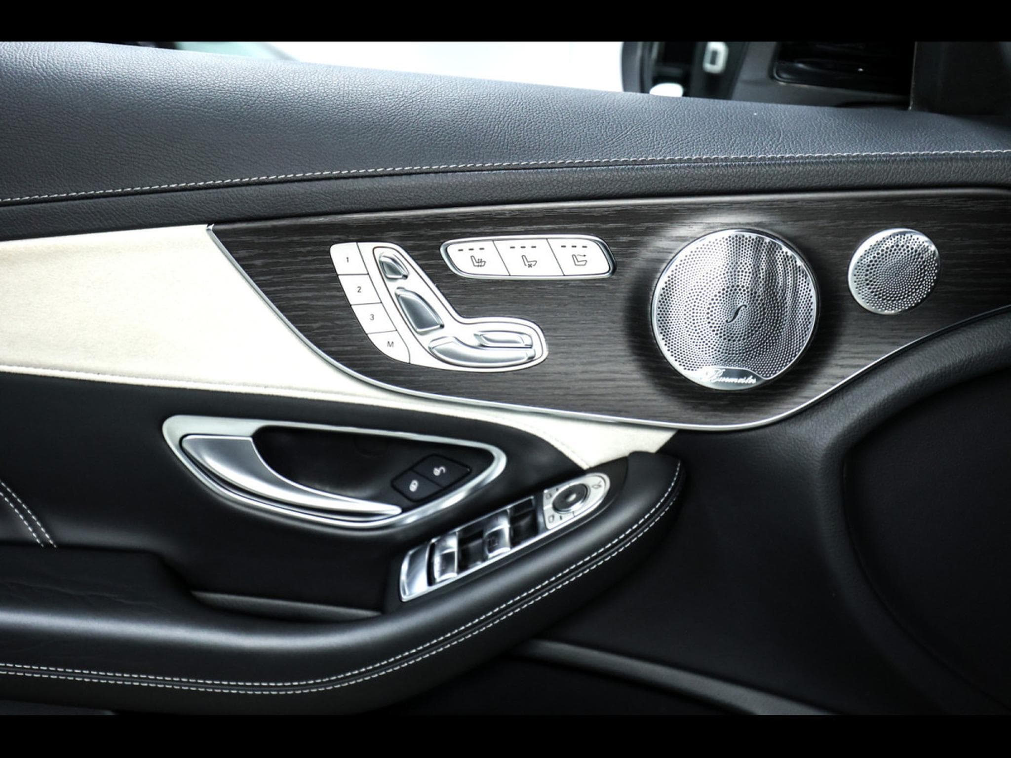 Mercedes C 63 AMG S AMG CABRIOLET (510 CH) – PACK NIGHT - IRIDIUM-SILBER (2020) - Photo 22