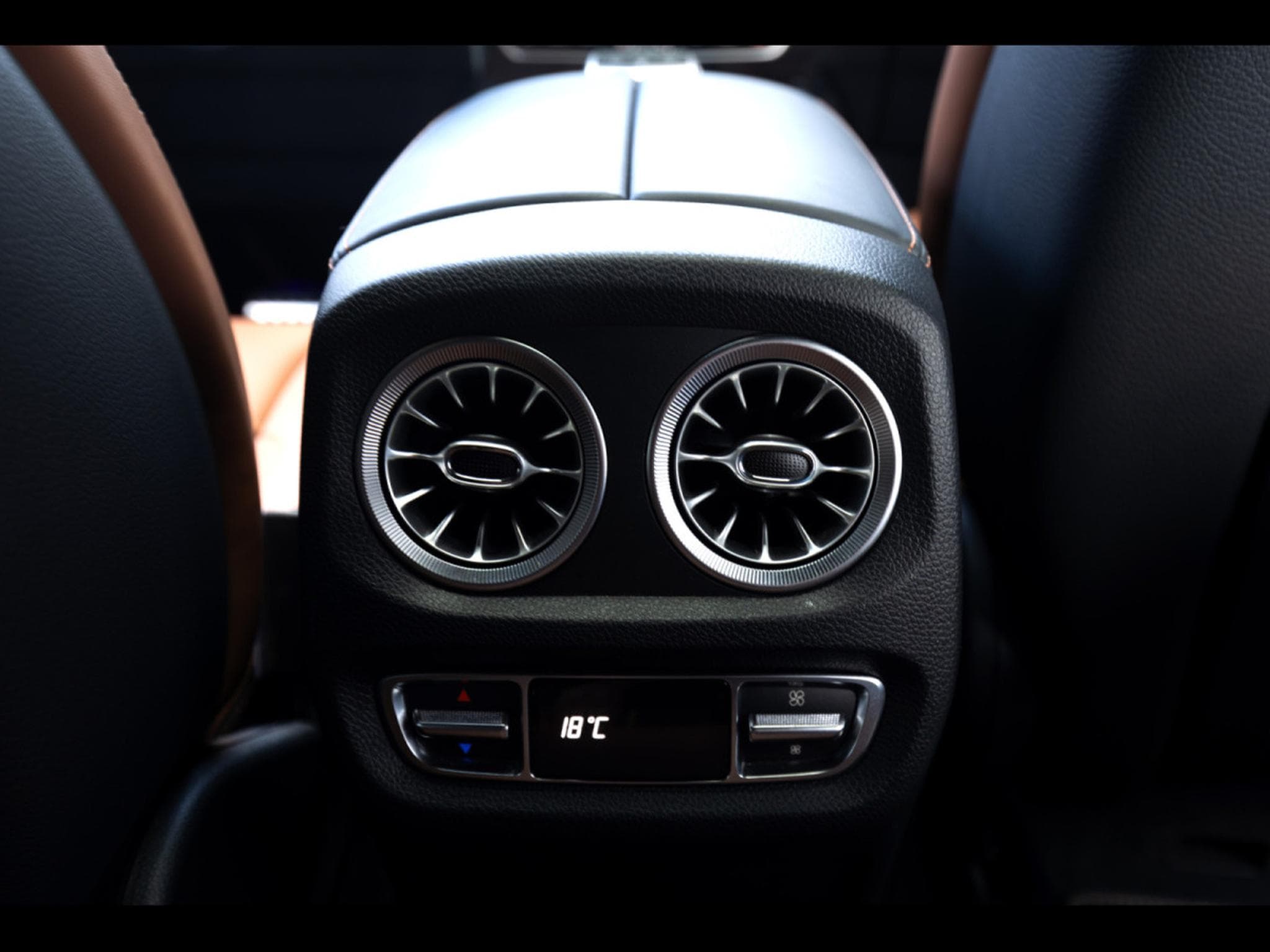 Mercedes G 63 AMG PACK NIGHT II - OLIVE METALLIC DESIGNO (2024) - Photo 18