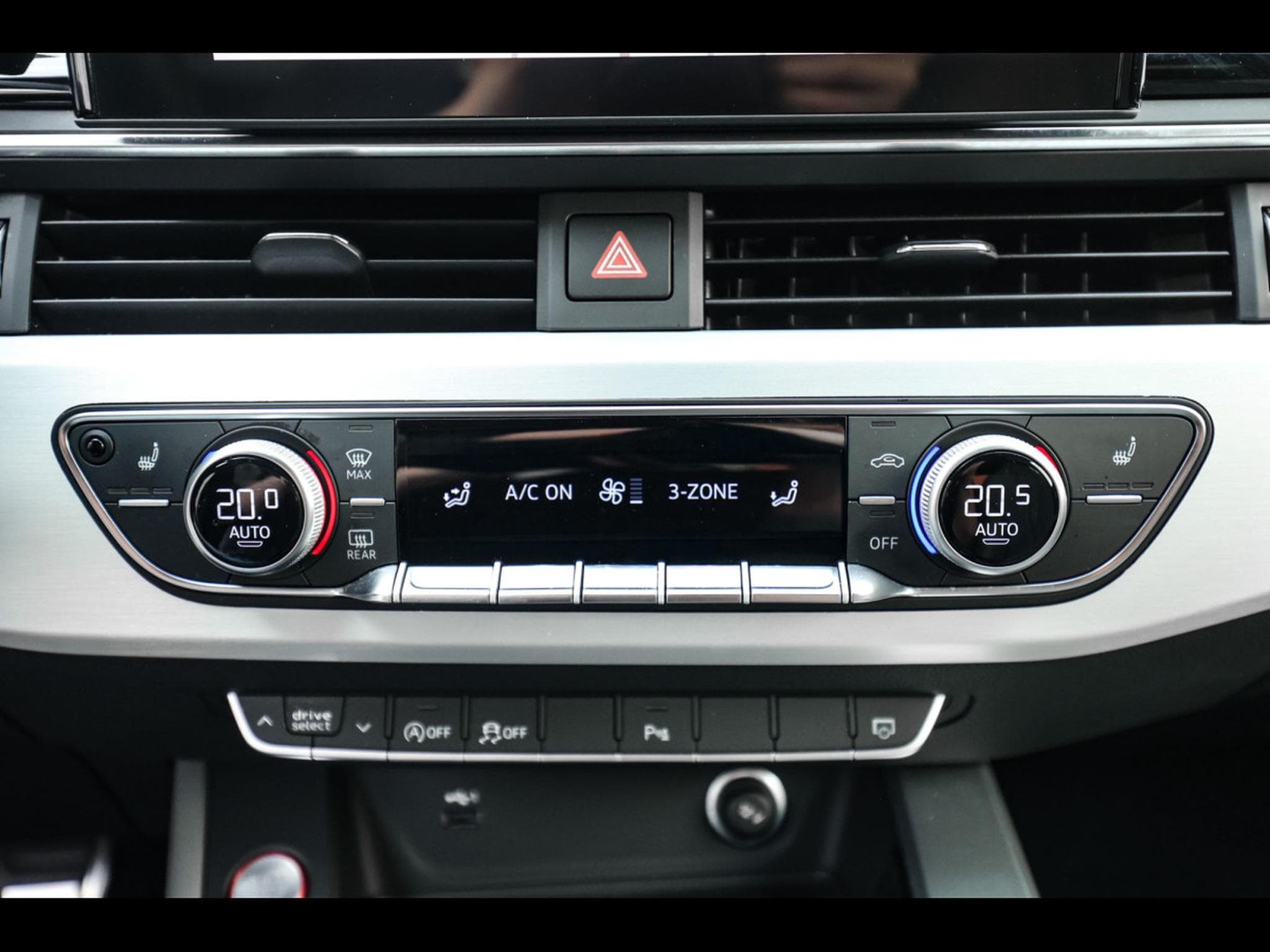 Audi S4 AVANT 3.0 TDI QUATTRO TIPTRONIC – PACK BLACK - NAVARRE BLUE (2023) - Photo 17