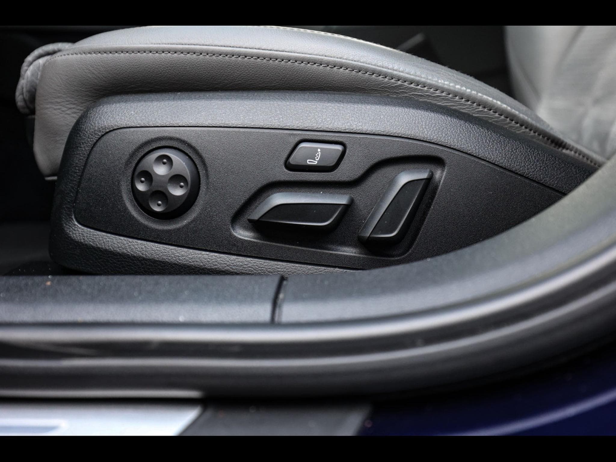 Audi S4 AVANT 3.0 TDI QUATTRO TIPTRONIC – PACK BLACK - NAVARRE BLUE (2023) - Photo 22