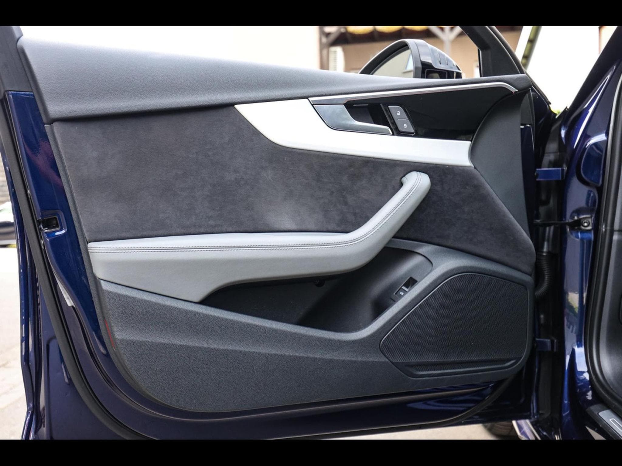 Audi S4 AVANT 3.0 TDI QUATTRO TIPTRONIC – PACK BLACK - NAVARRE BLUE (2023) - Photo 9