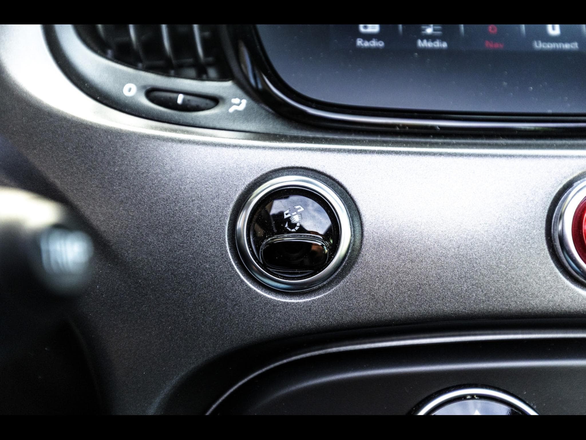 Abarth 595 C CABRIOLET 1.4 T-JET 16V - AUTO (2022) - Photo 16