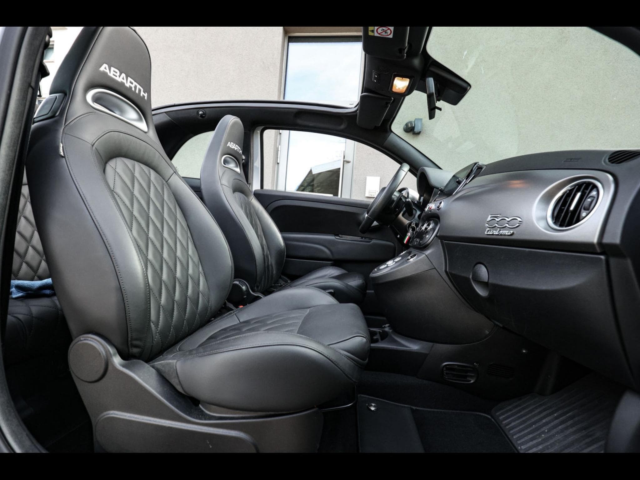 Abarth 595 C CABRIOLET 1.4 T-JET 16V - AUTO (2022) - Photo 24