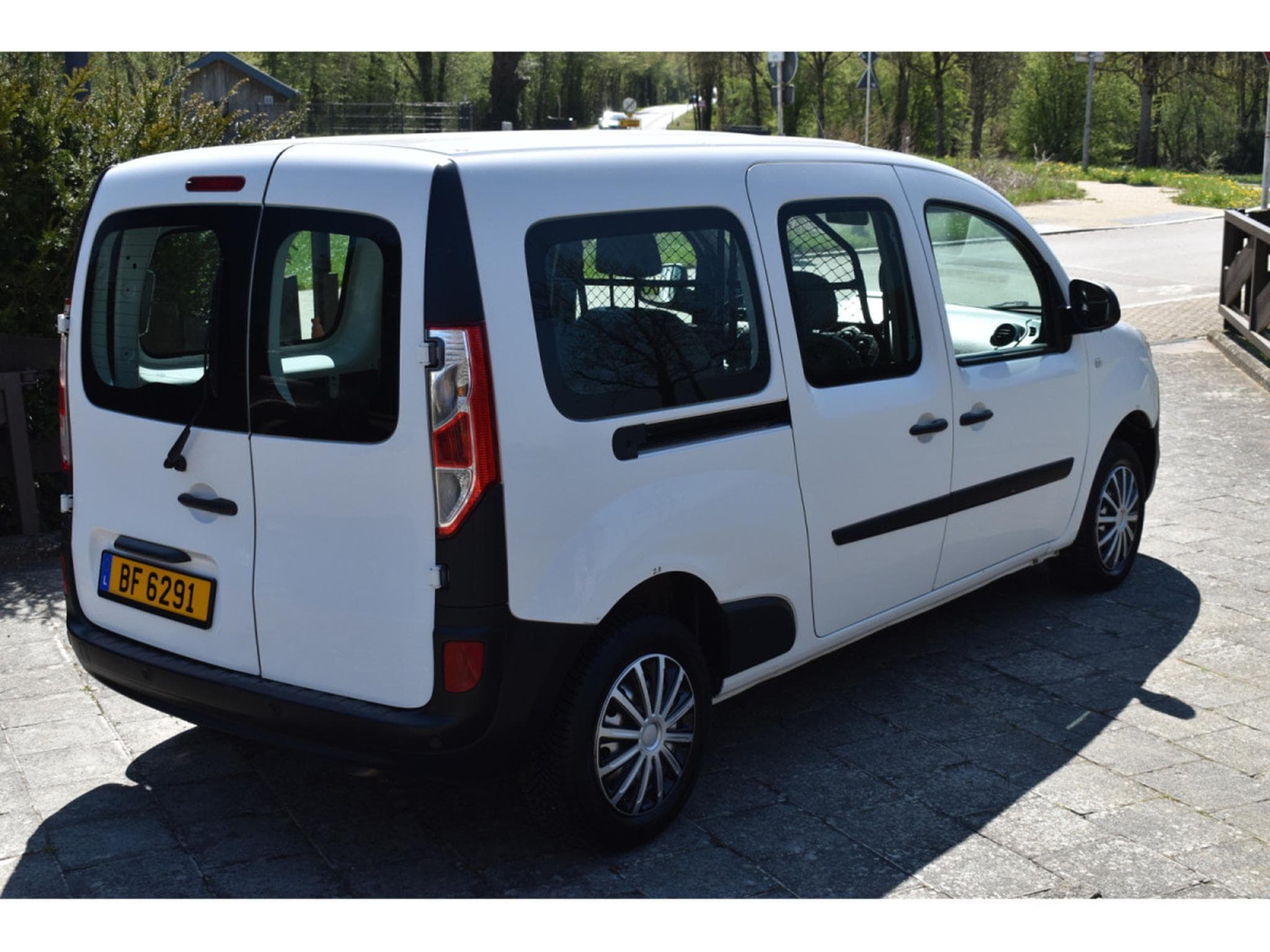 Renault Kangoo 1,5 DCi 95 Maxi 8900Km (2022) - Foto 4