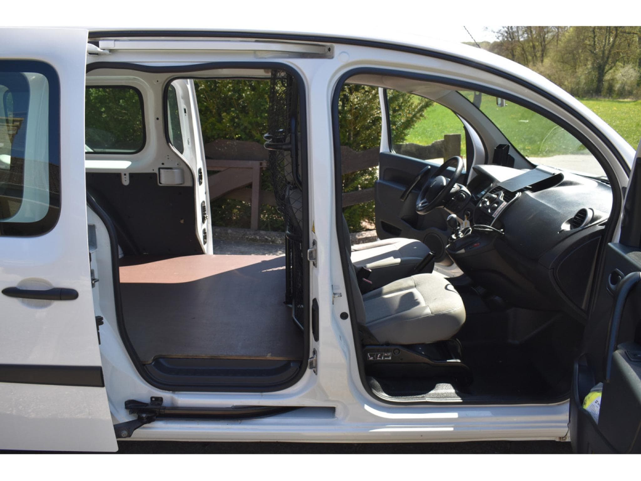 Renault Kangoo 1,5 DCi 95 Maxi 8900Km (2022) - Foto 7