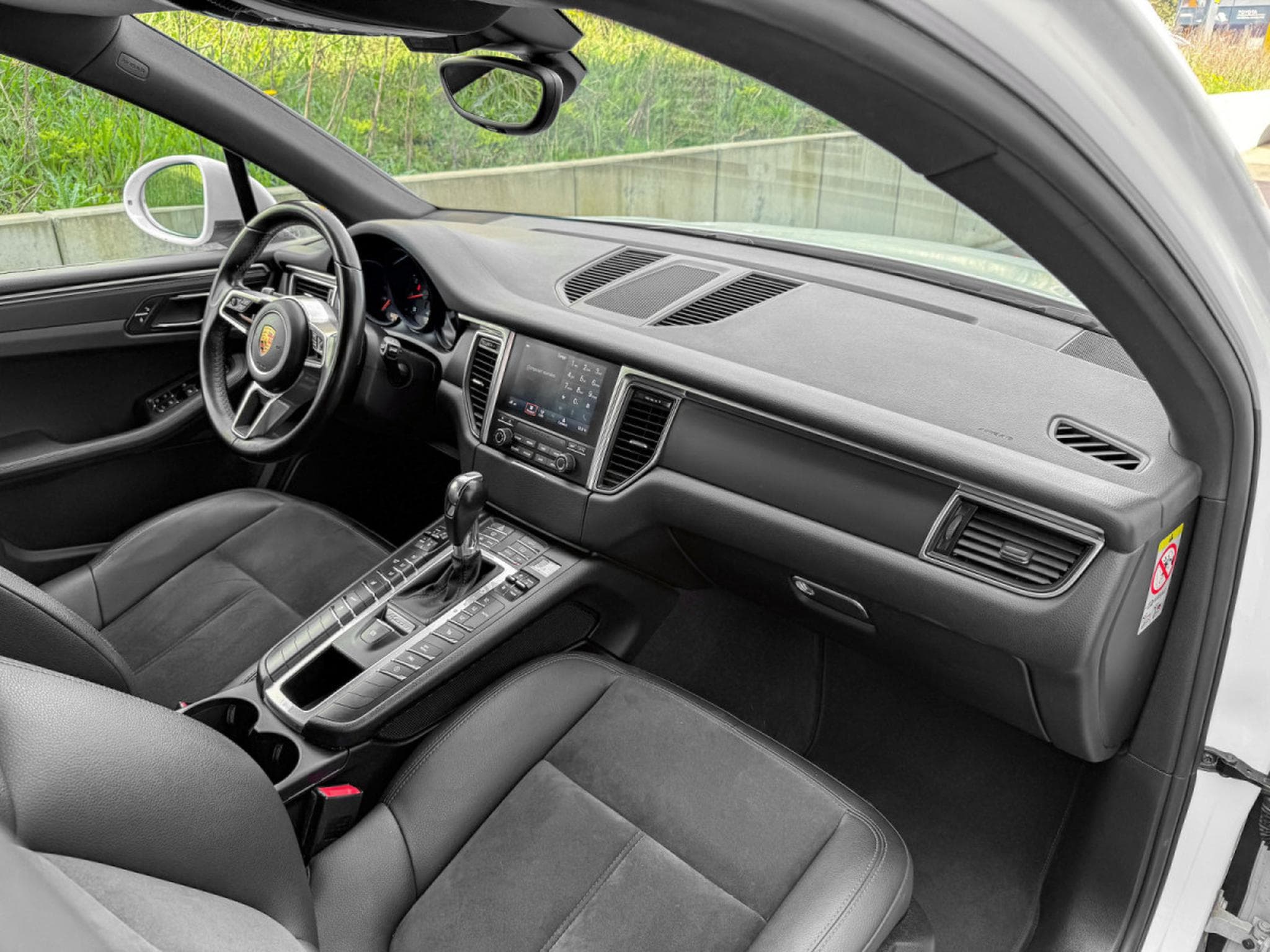 Porsche Macan Macan/Camera/18/Bi-Xenon/(PDLS)/Alcantara (2017) - Photo 13