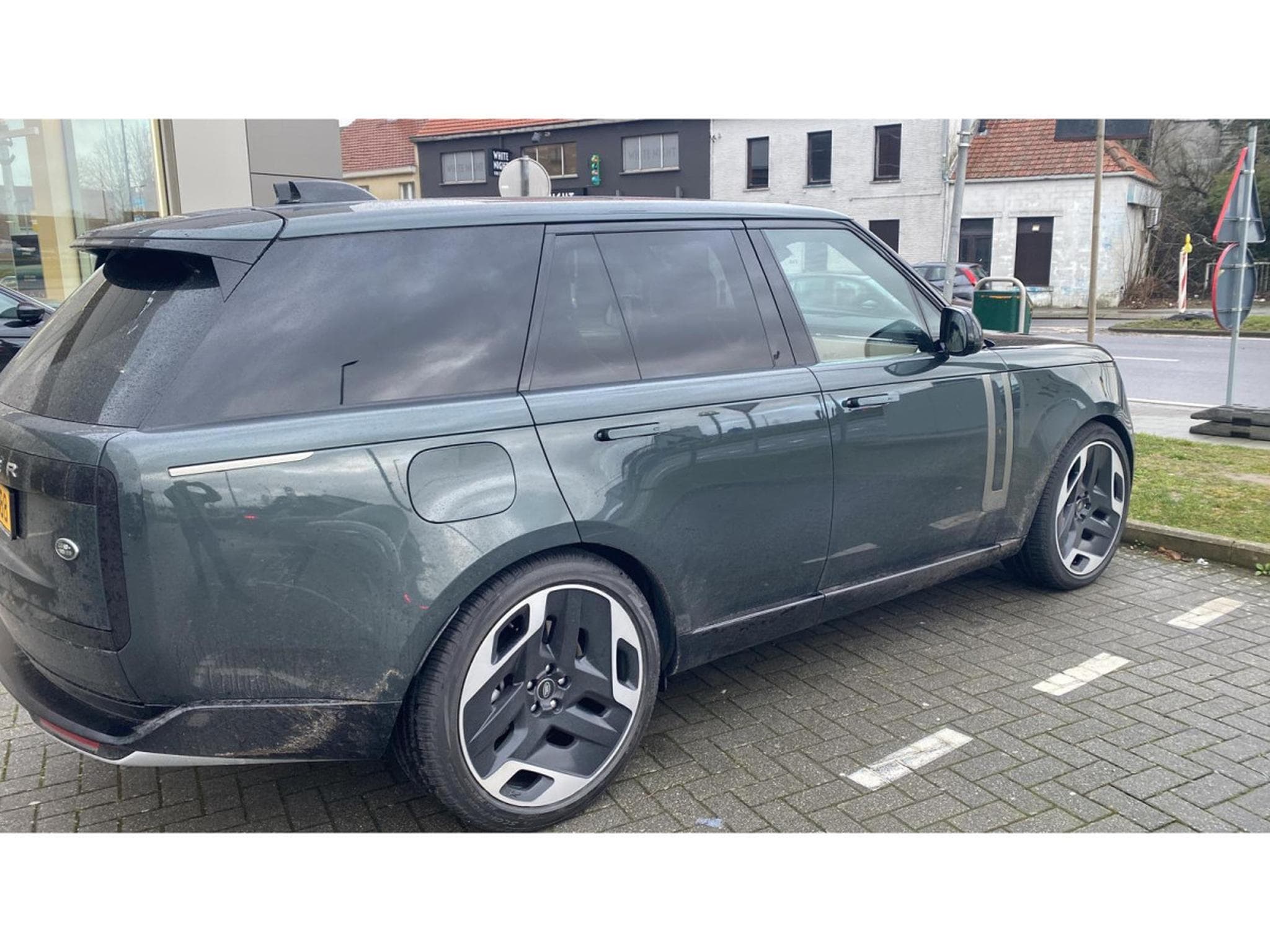 Land-Rover Range Rover SE HSE P530 Full options 2nd SET je jantes 23 KAHN (2024) - Photo 3