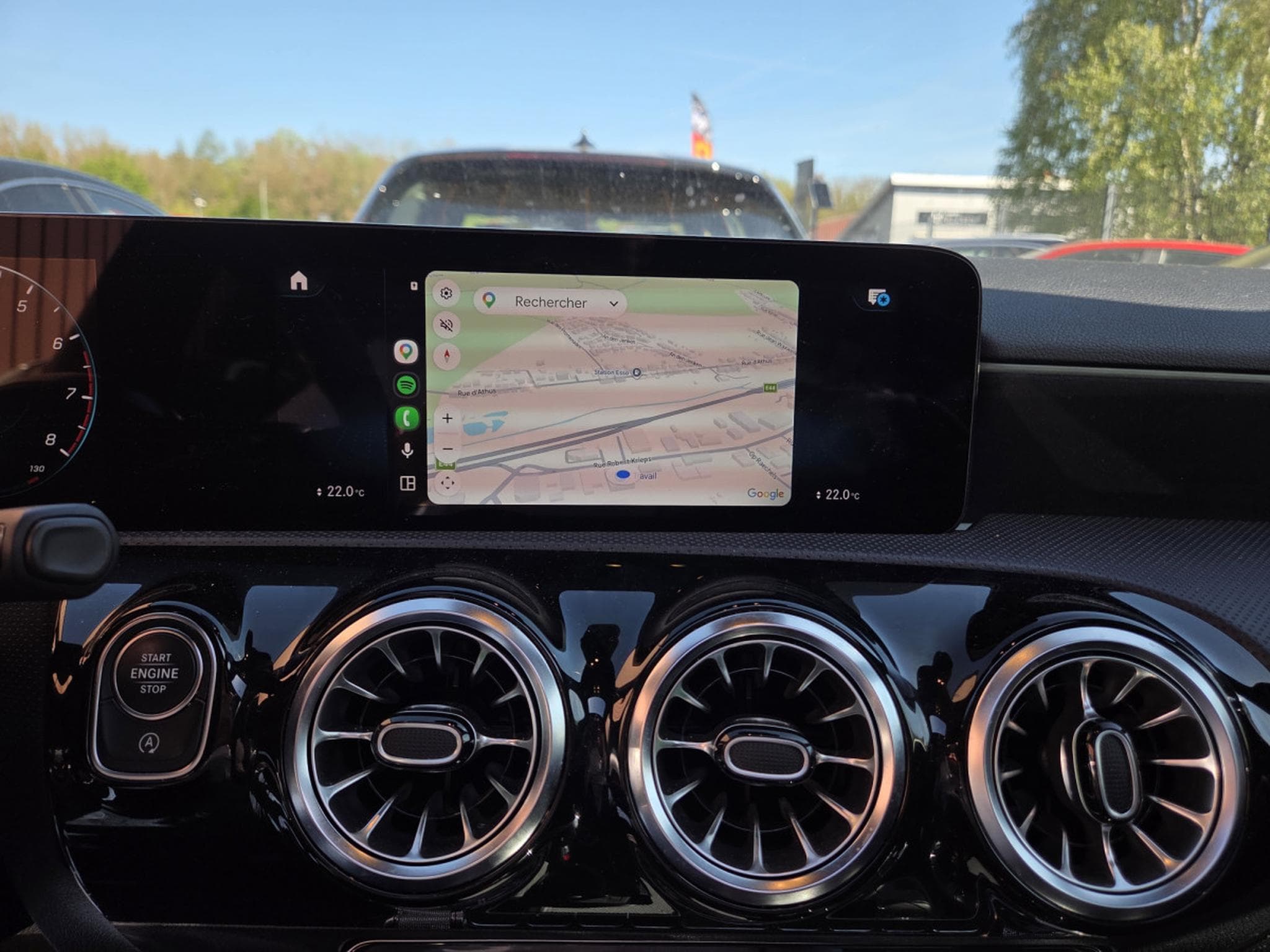 Mercedes A 200 BERLINE DCT AMG-LINE 163CV Essence (2023) - Photo 17