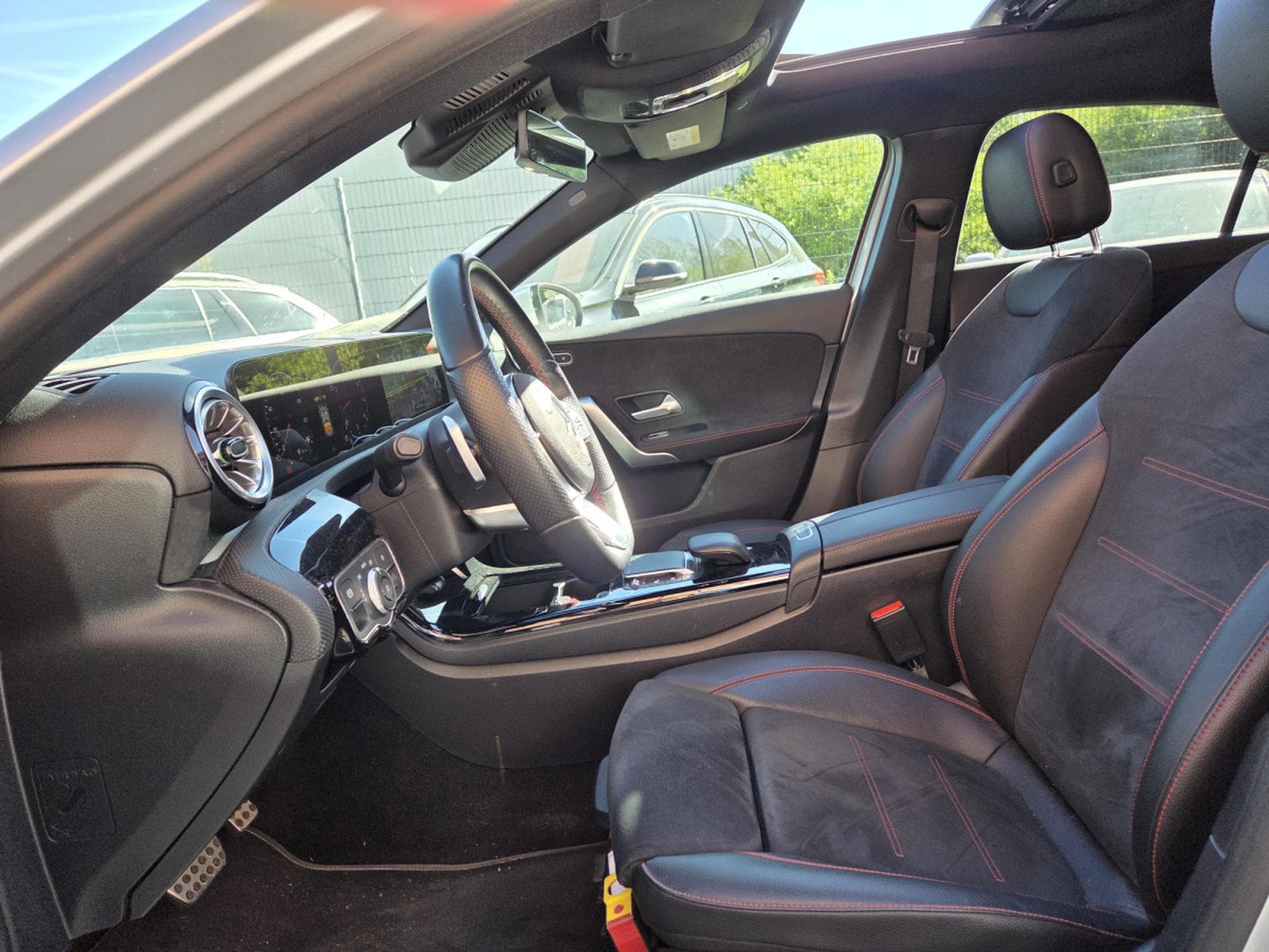 Mercedes A 200 BERLINE DCT AMG-LINE 163CV Essence (2023) - Photo 7