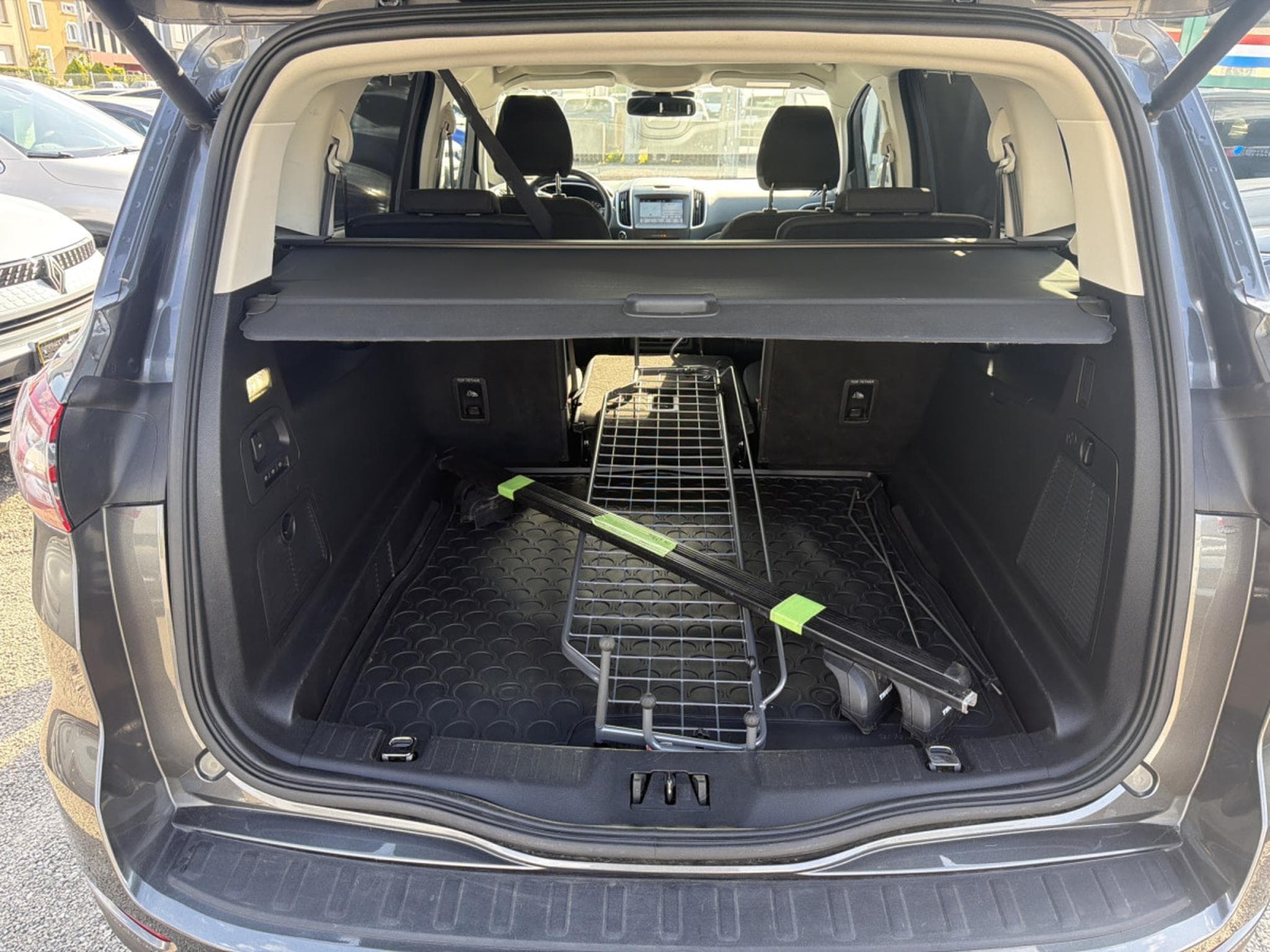 Ford S-Max 2.0 TDCI AUTO PLATINIUM 180CV (2018) - Photo 9