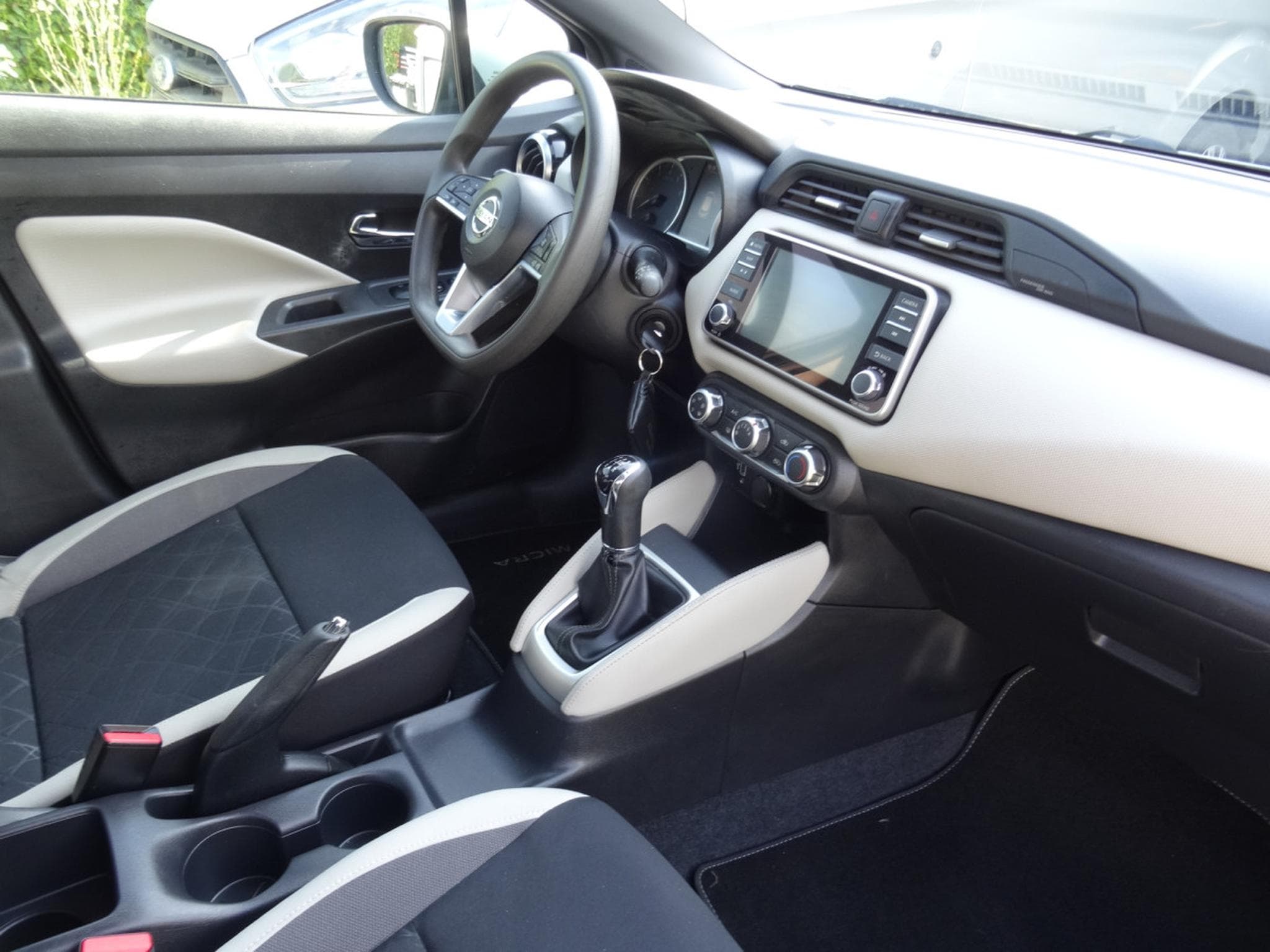 Nissan Micra 1.0 DIG-T 100 CONNECTA (2019) - Photo 16