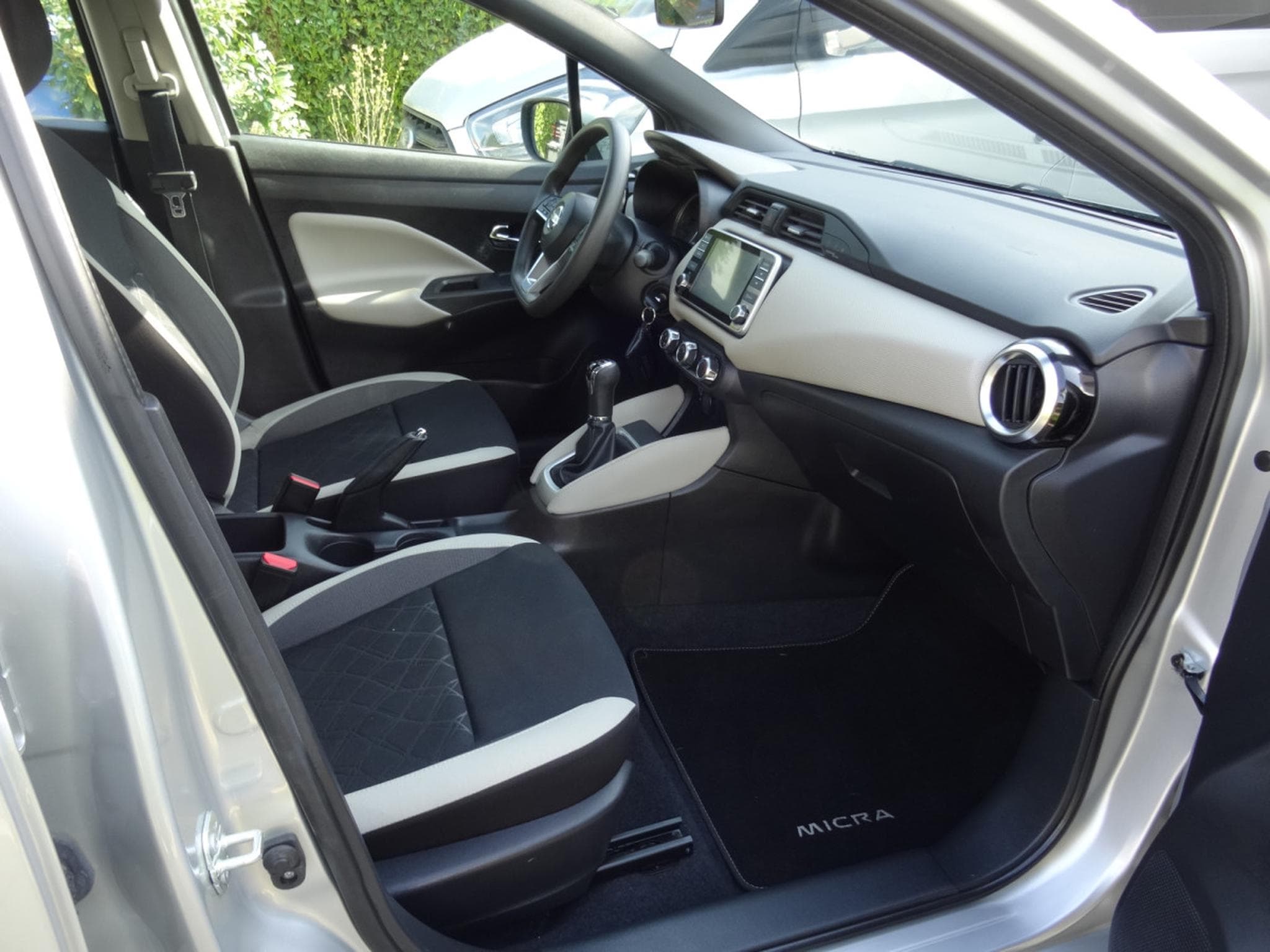 Nissan Micra 1.0 DIG-T 100 CONNECTA (2019) - Photo 17