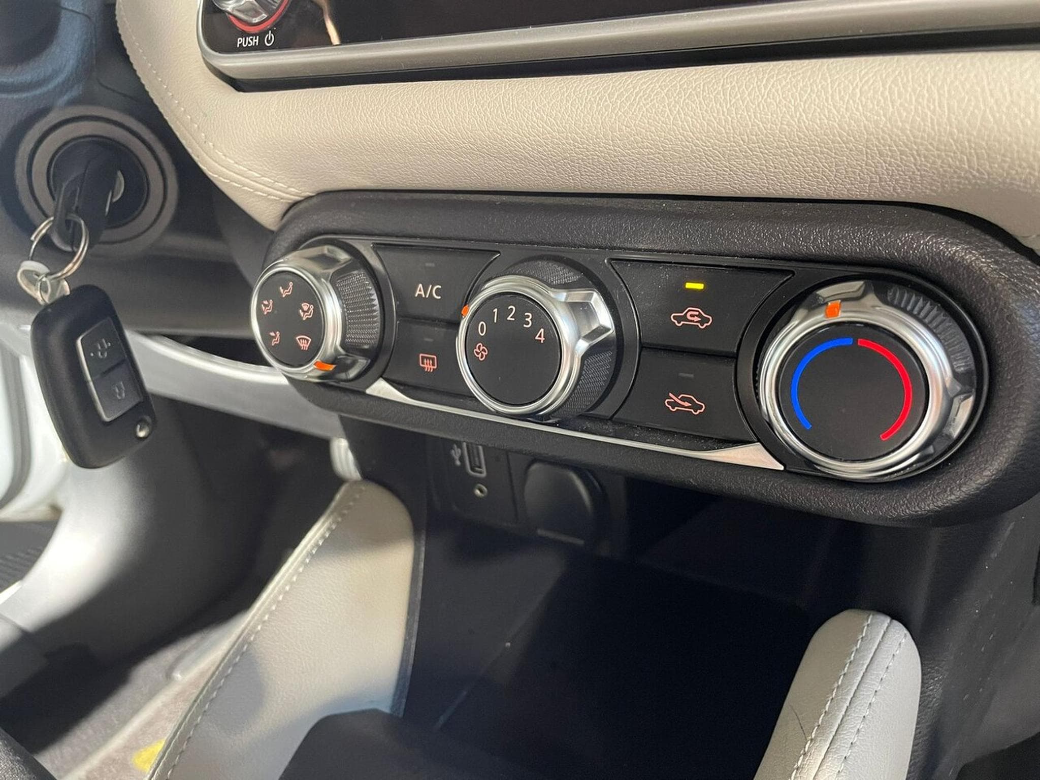 Nissan Micra 1.0 IG-T 90 MADE IN FRANCE CARPLAY (2022) - Foto 6