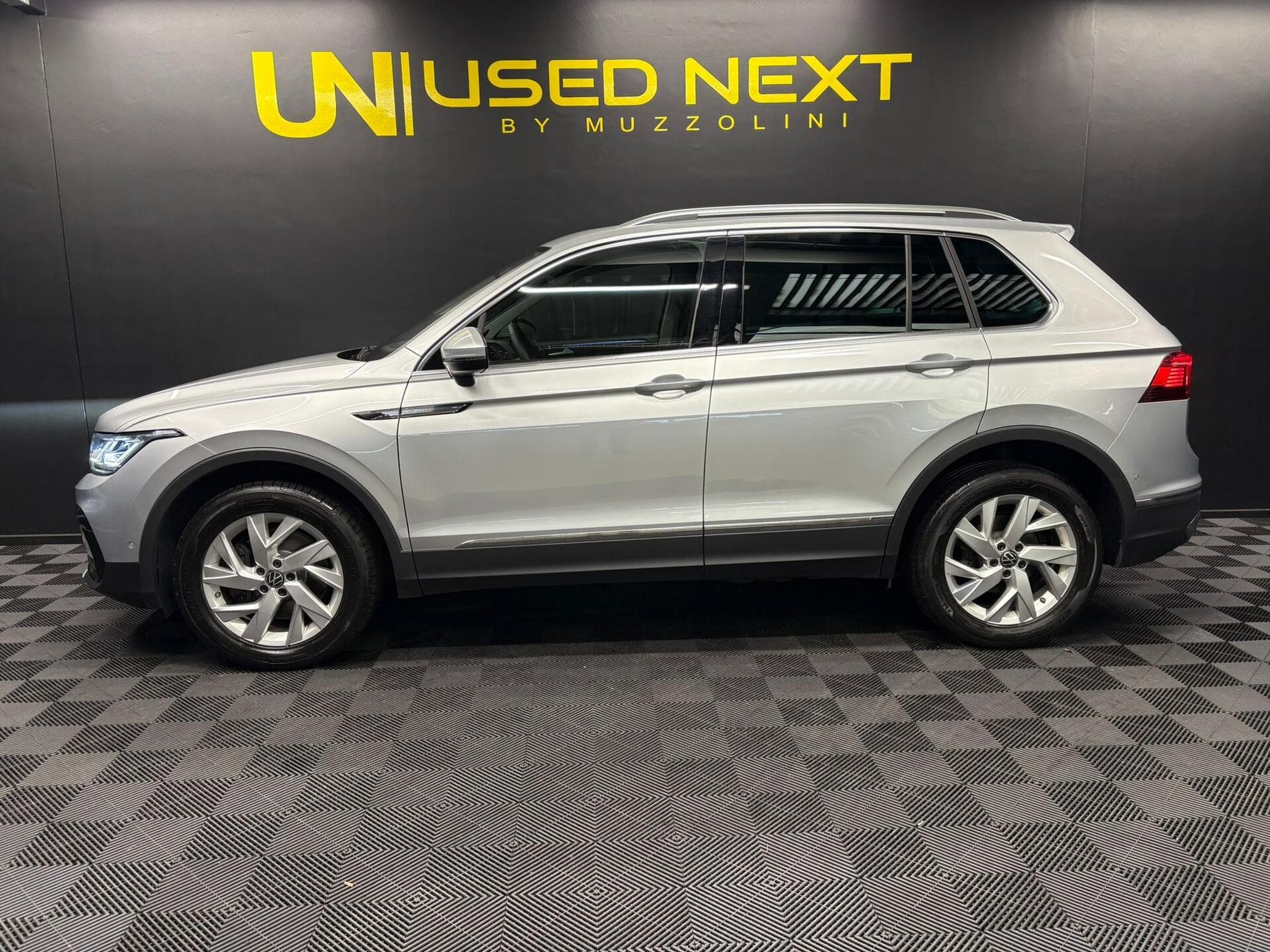 VW Tiguan 2.0 TDI 200 Elegance 4Motion DSG7 (2021) - Photo 5