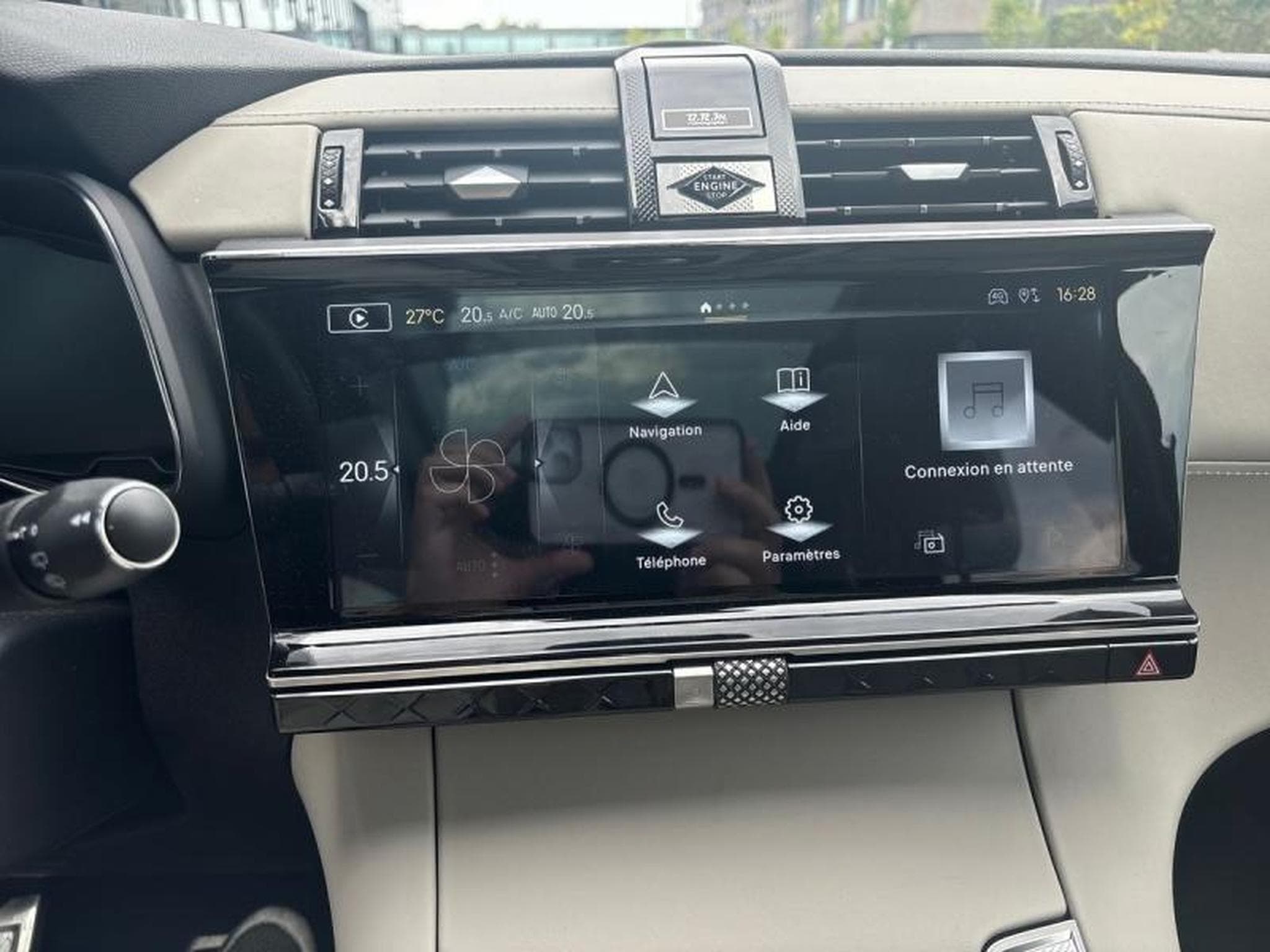 DS Automobiles DS7 E-TENSE 4x4 360ch Opera (2024) - Photo 9