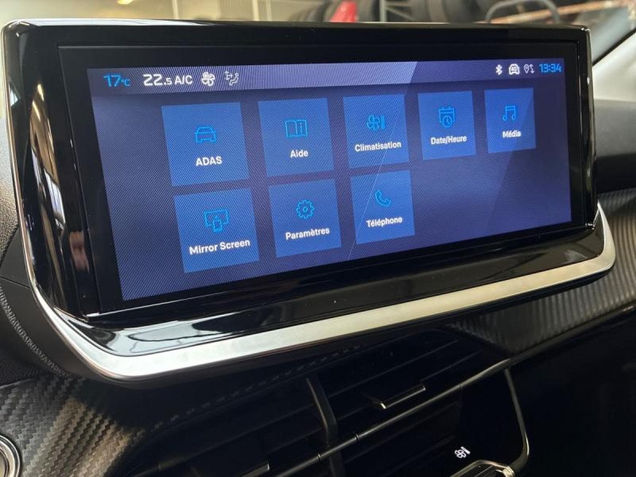 PEUGEOT 208 1.2 Hybrid 100ch Allure e-DCS6 (2024) - Photo 8