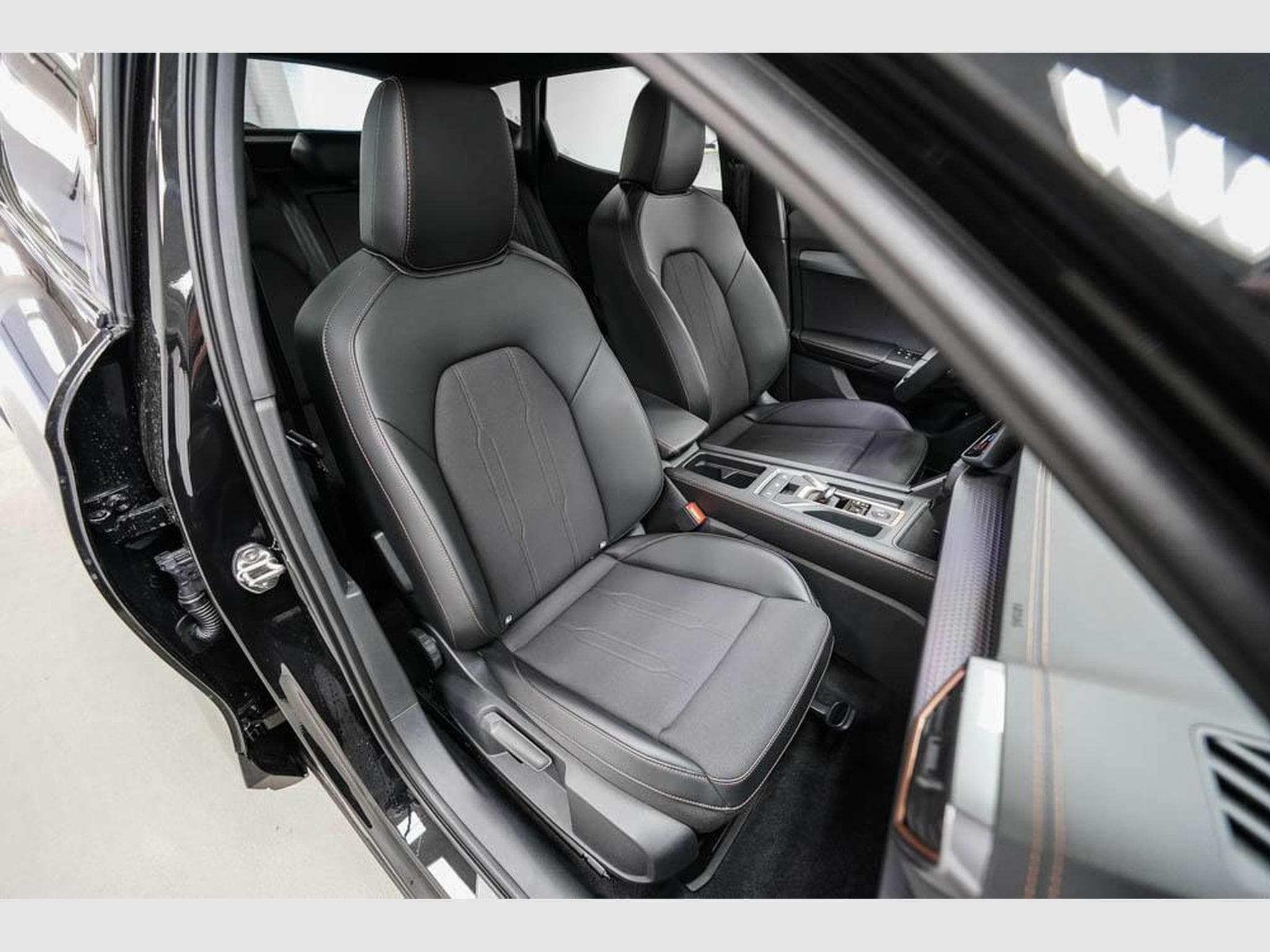 Cupra Formentor 1,5 eTSI DSG (2026) - Foto 22