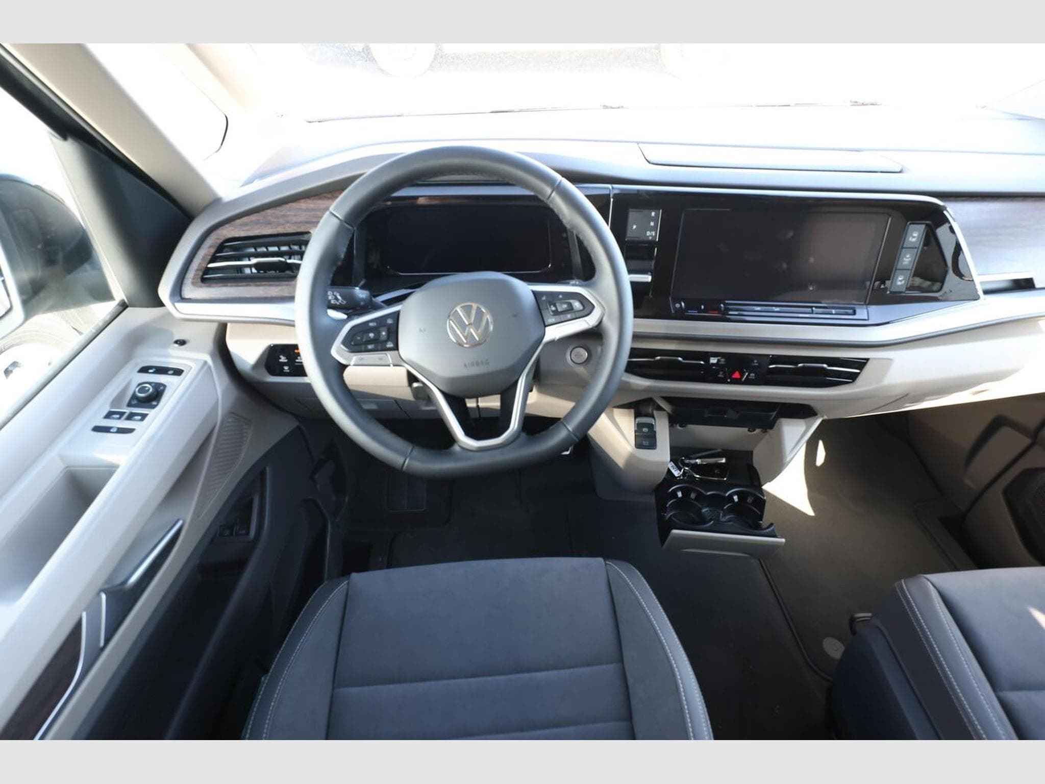 VW T7 PHEV 245 4M (2025) - Foto 6