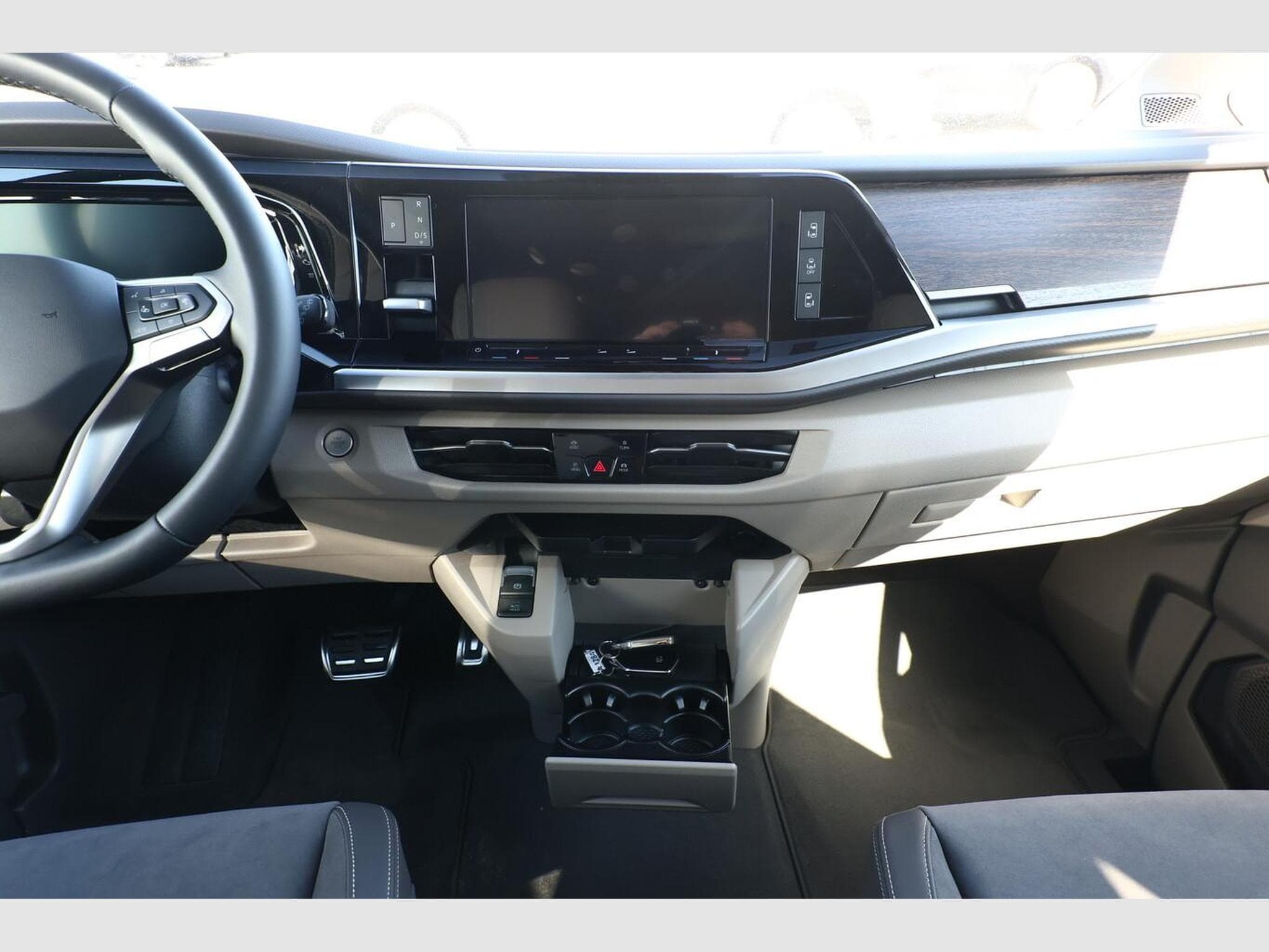 VW T7 PHEV 245 4M (2025) - Foto 7