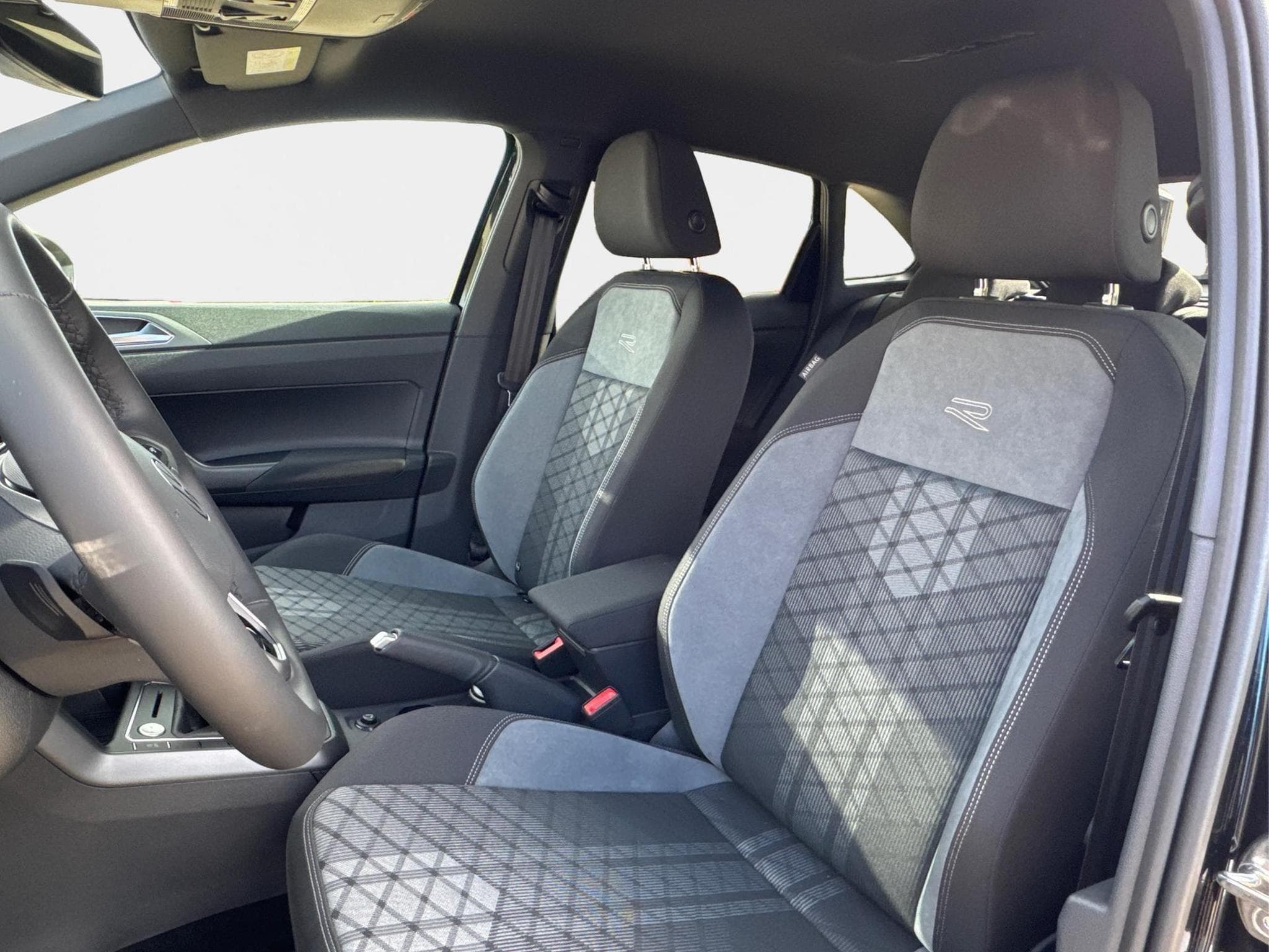 VW Taigo R-Line Limited (2026) - Foto 14