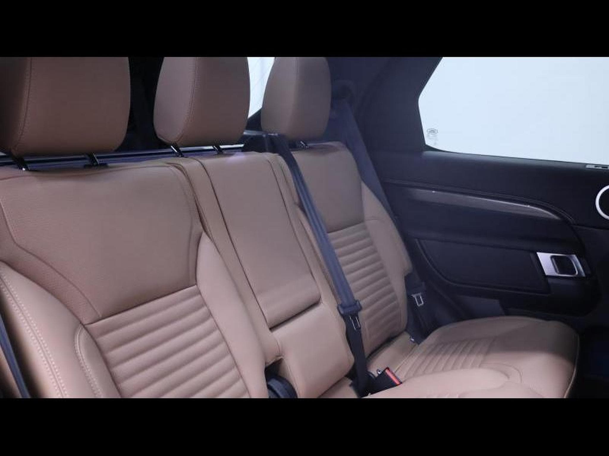 Land-Rover Discovery D300 Metropolitan Edition 7 places (2022) - Photo 16