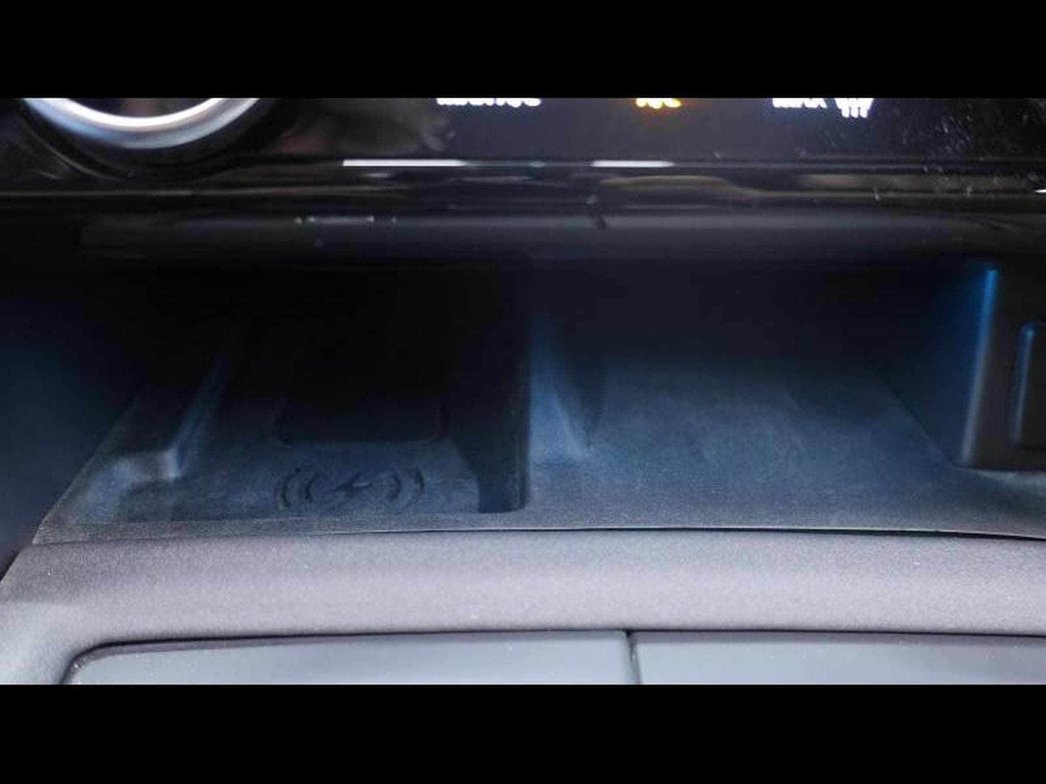 Land-Rover Discovery D300 Metropolitan Edition 7 places (2022) - Photo 22