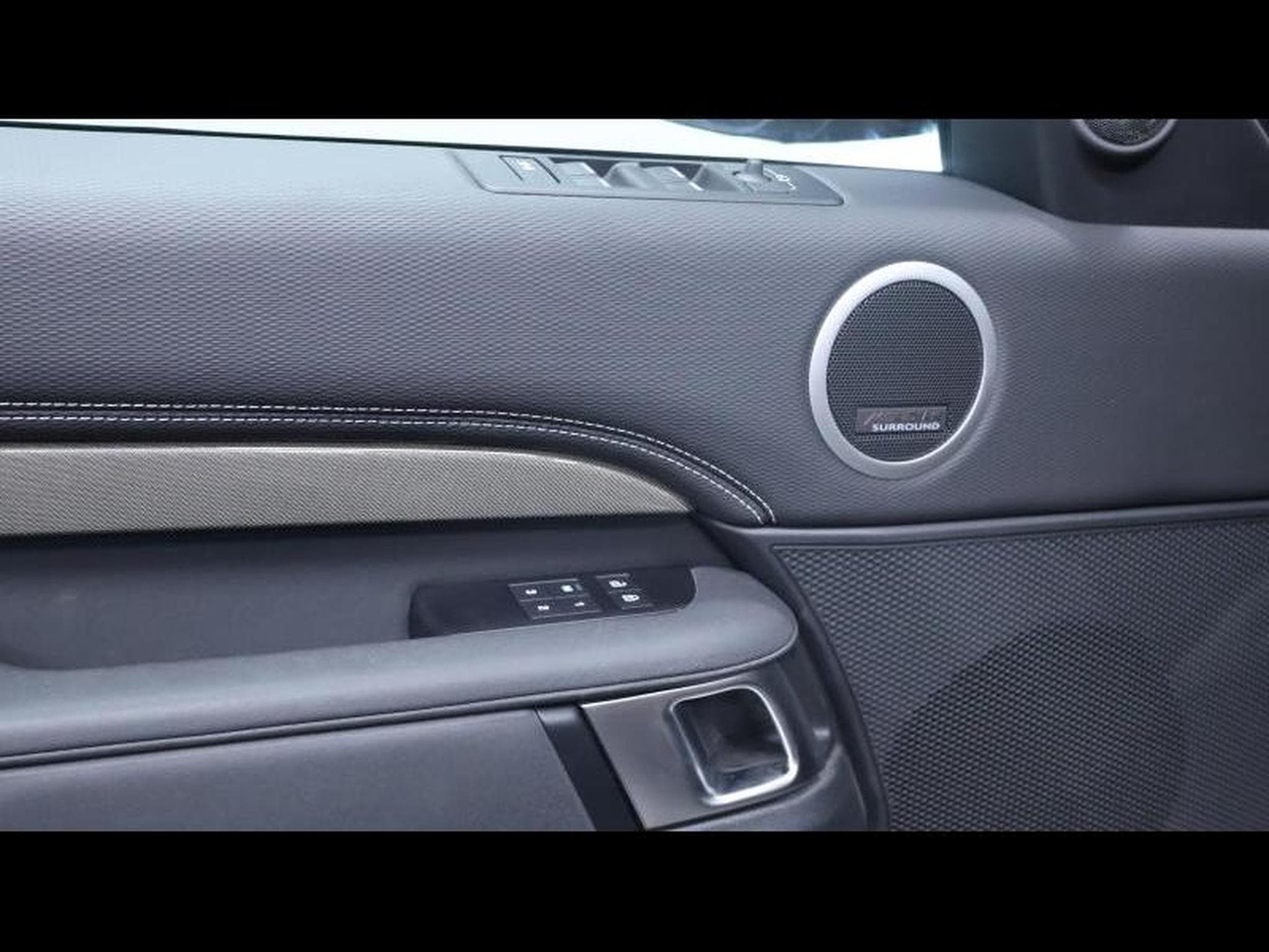 Land-Rover Discovery D300 Metropolitan Edition 7 places (2022) - Photo 29