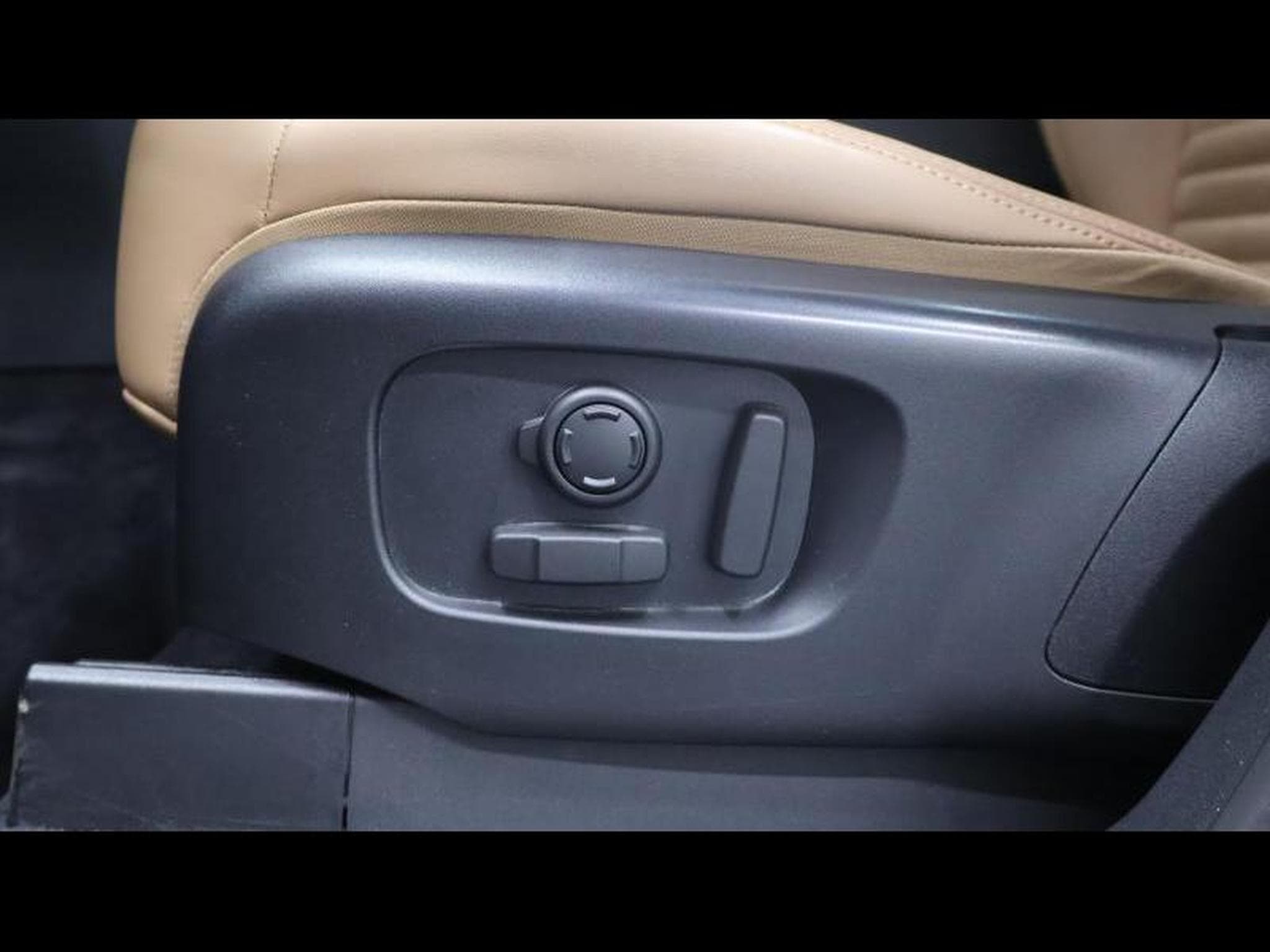 Land-Rover Discovery D300 Metropolitan Edition 7 places (2022) - Photo 30