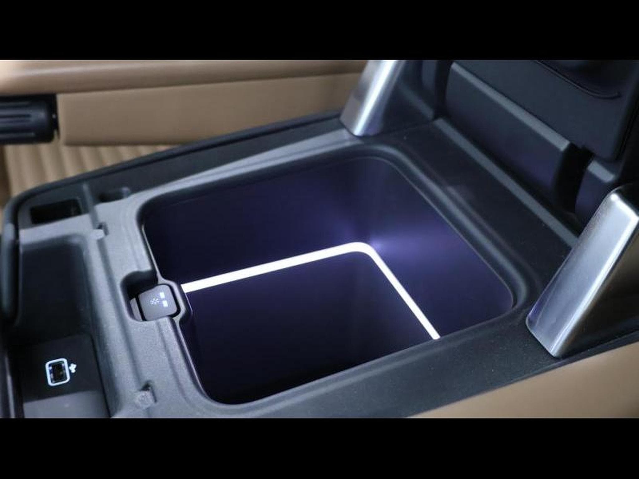 Land-Rover Discovery D300 Metropolitan Edition 7 places (2022) - Photo 35