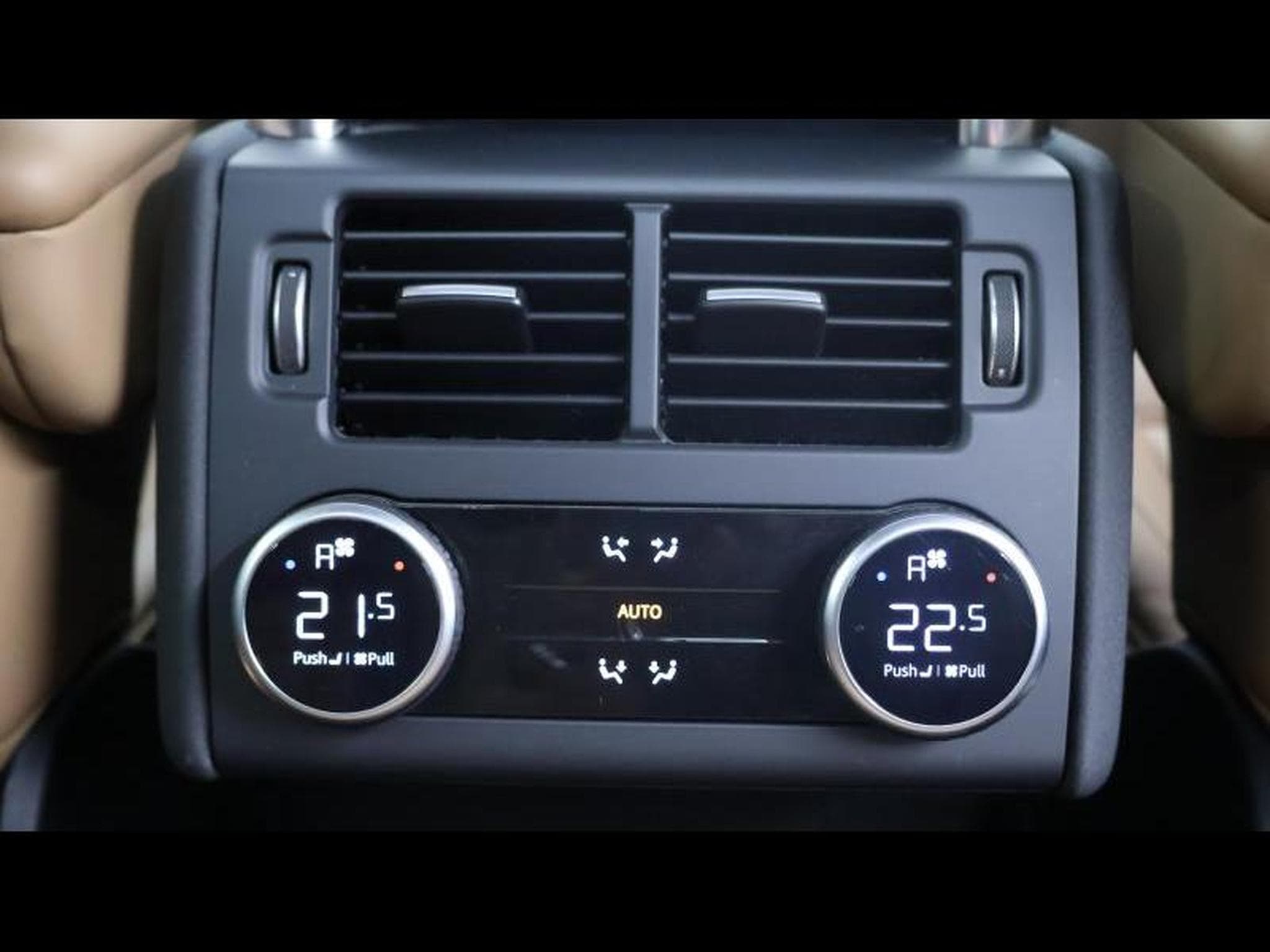 Land-Rover Discovery D300 Metropolitan Edition 7 places (2022) - Photo 36