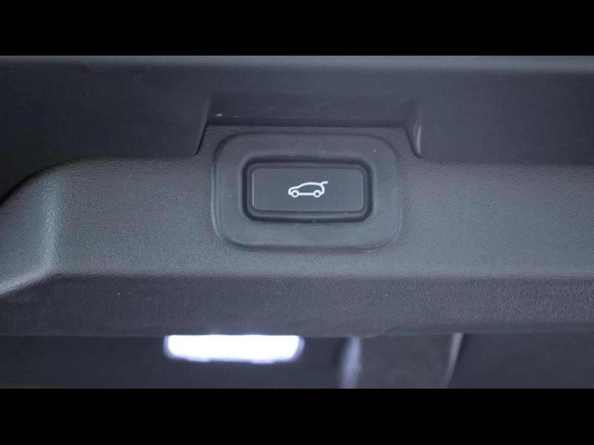 Land-Rover Discovery D300 Metropolitan Edition 7 places (2022) - Photo 38