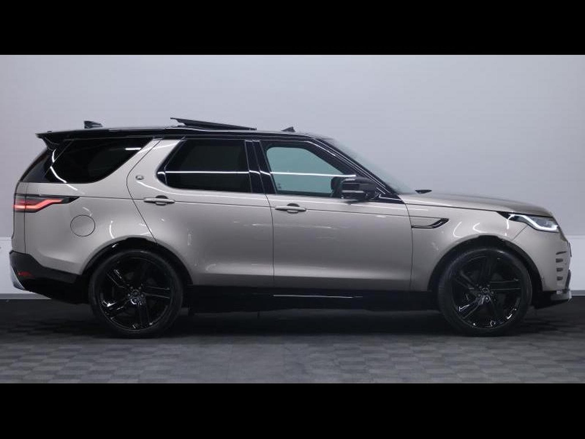 Land-Rover Discovery D300 Metropolitan Edition 7 places (2022) - Photo 4