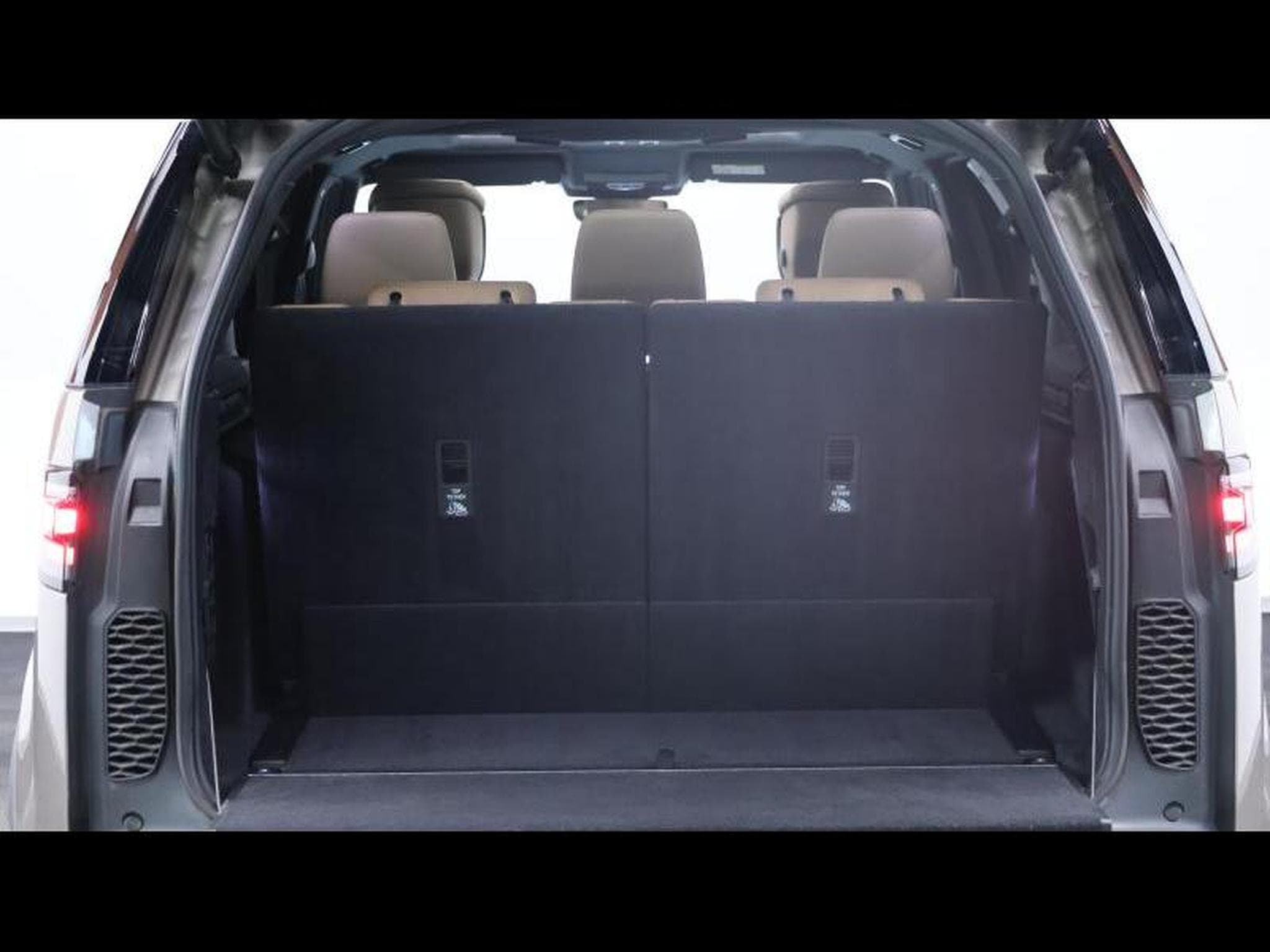 Land-Rover Discovery D300 Metropolitan Edition 7 places (2022) - Photo 9