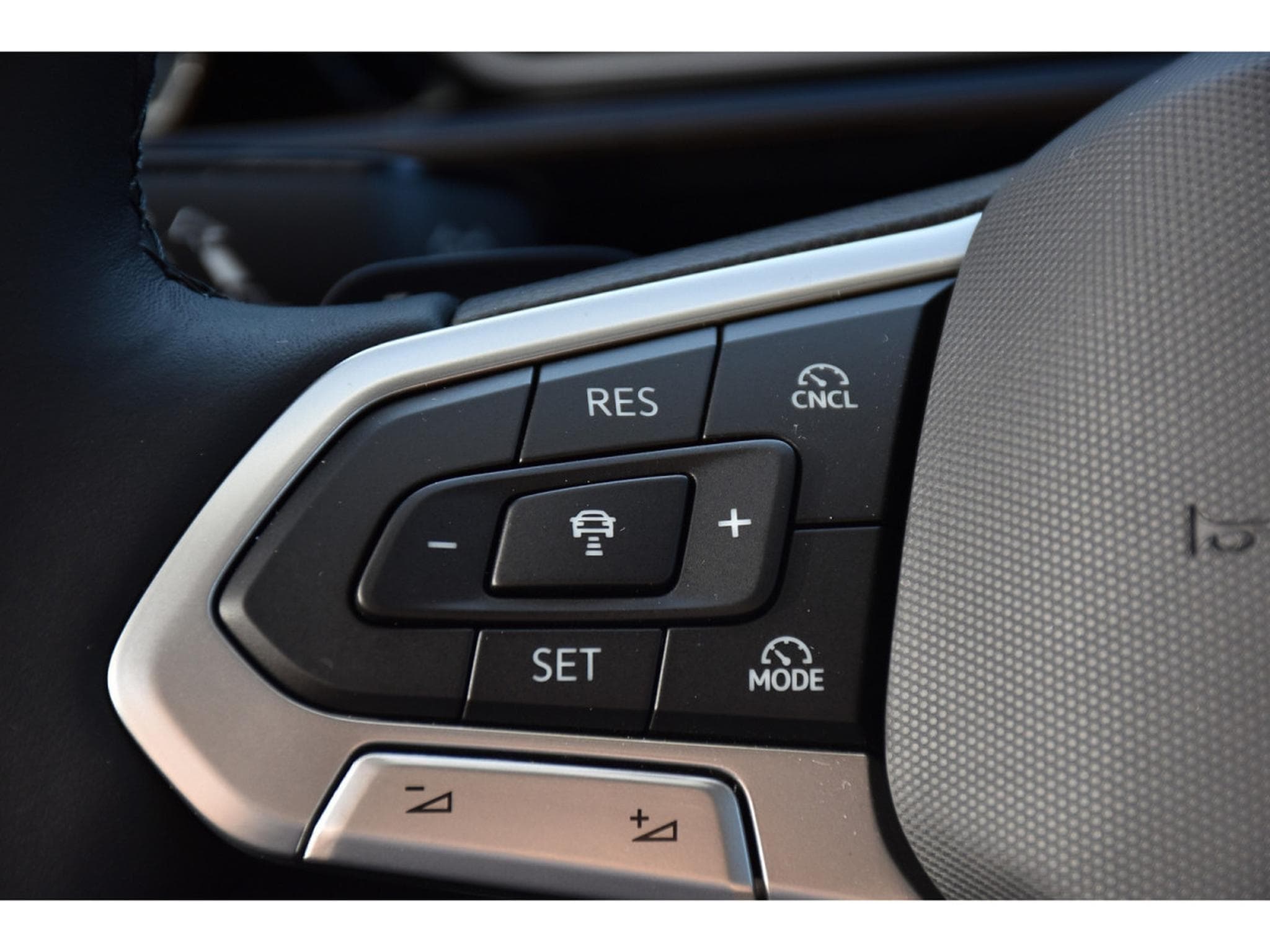 VW Caddy 1.5 TSI eHybrid PHEV Style DSG ACC TRAVEL SIDE ATT RMQ NEUF (2025) - Foto 22