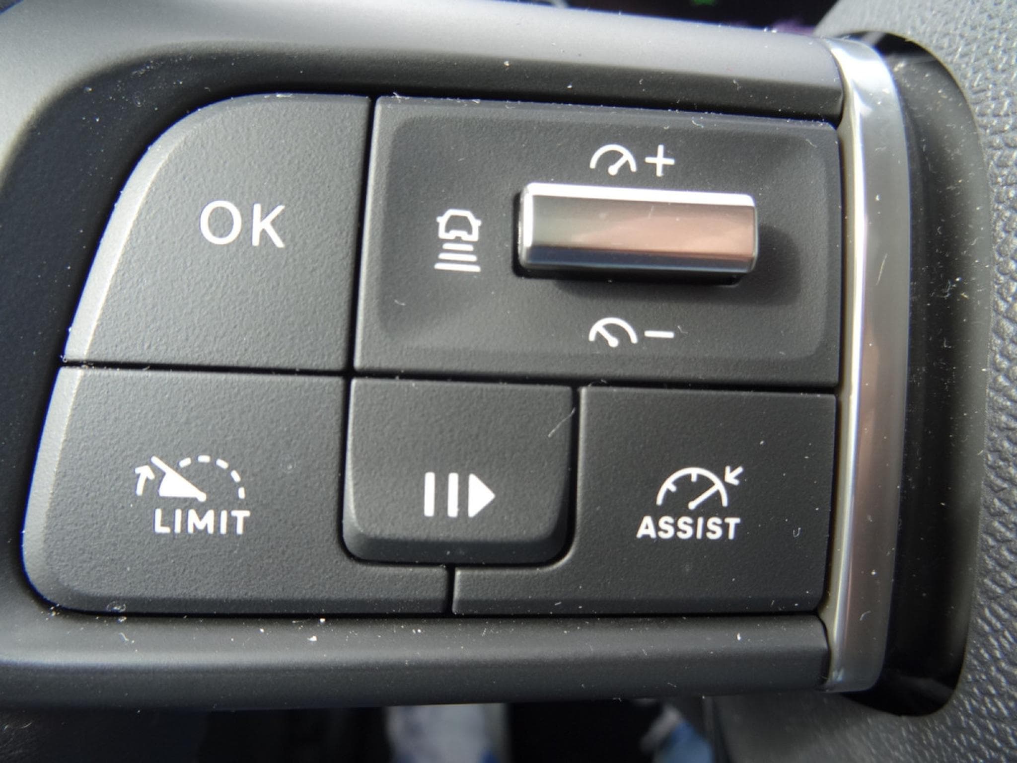 Citroën C4 MAX 1.5 Blue Hdi 130 Automatique (2024) - Photo 11