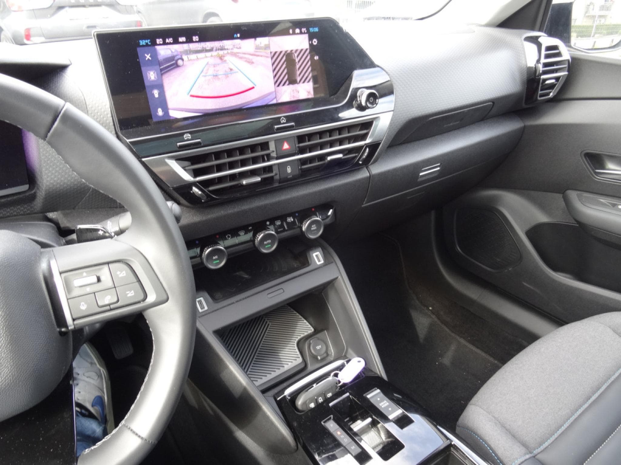 Citroën C4 MAX 1.5 Blue Hdi 130 Automatique (2024) - Photo 9