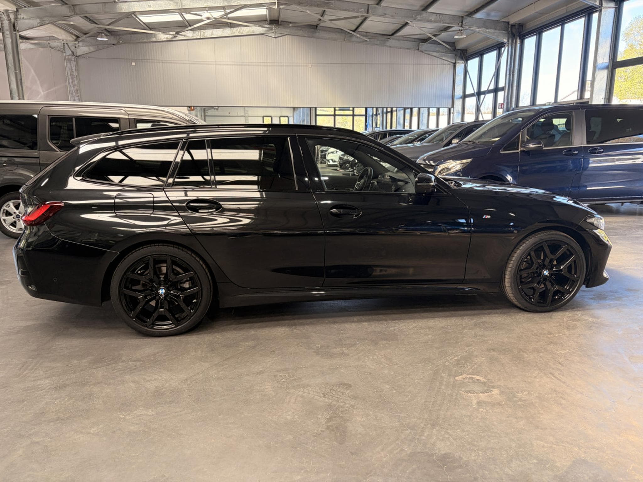 BMW 320 d Xdrive 2.0 Touring Msport (2025) - Photo 2