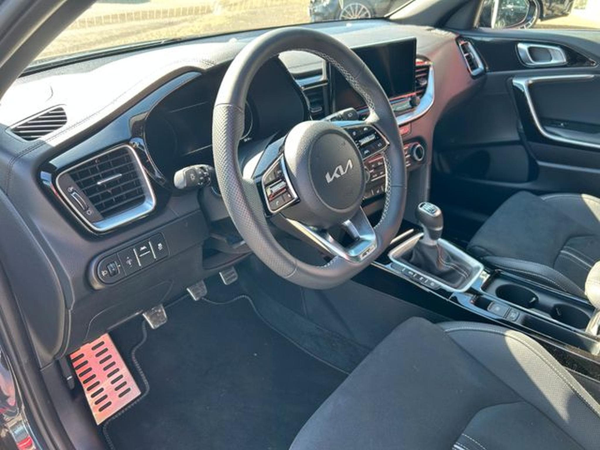 Kia Ceed Ceed 1,5 T GT Line TECH Leder Navi Kamera (2025) - Foto 15