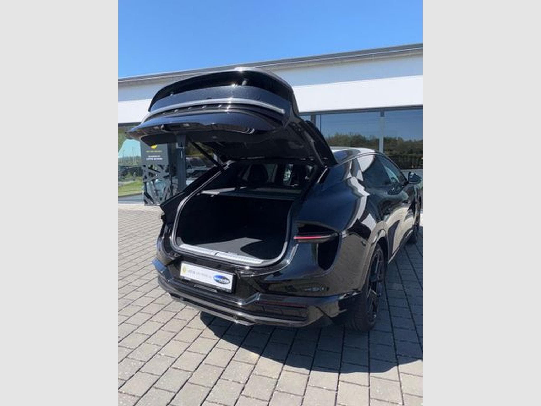 Lotus Eletre Eletre R - 905PS, Komfort-Sitze &amp; Glasdach (2024) - Photo 13