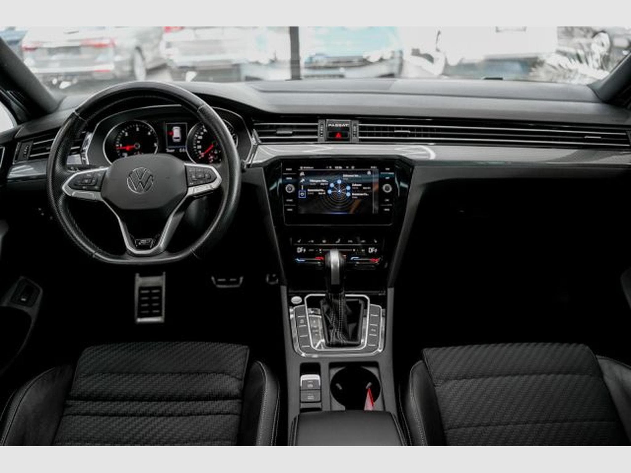 VW Passat Passat 2.0 TDI DSG 3x R-Line IQ-LED AHK PANO RFK (2023) - Photo 12
