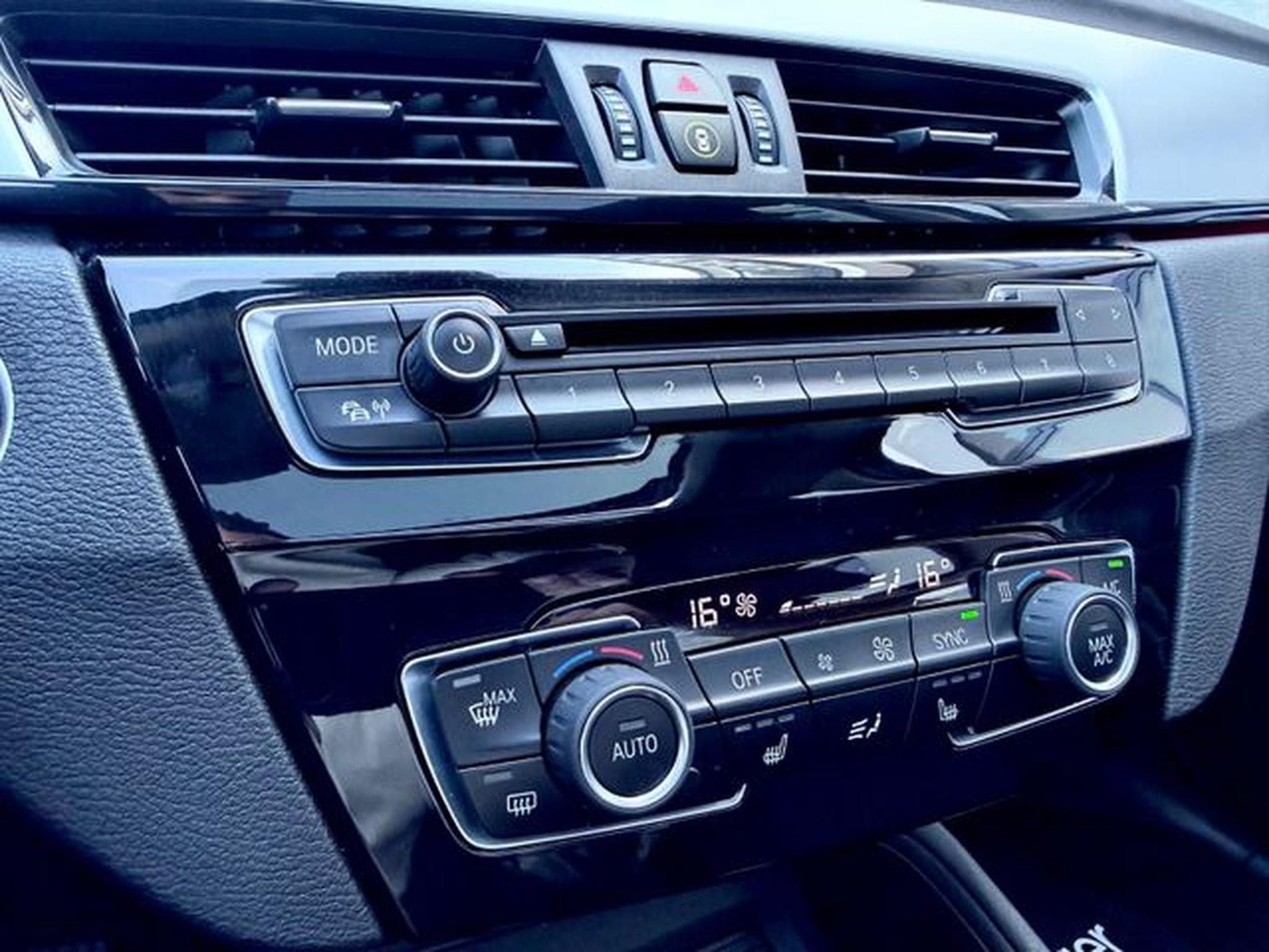 BMW X1 X1 xDrive 18d /NAVI/LED/PANO/AHK/GARANTIE/ (2018) - Photo 17