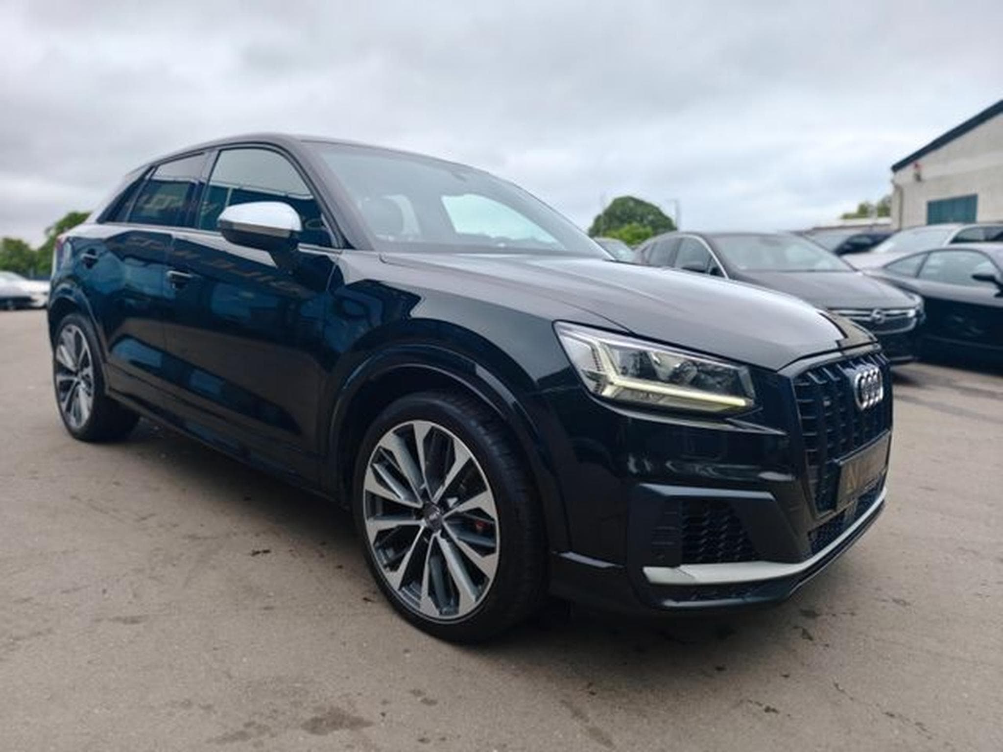 Audi SQ2 SQ2 2.0 TFSI QUATTRO BLACK LINE *AUT*NAVI*LED* (2020) - Foto 4