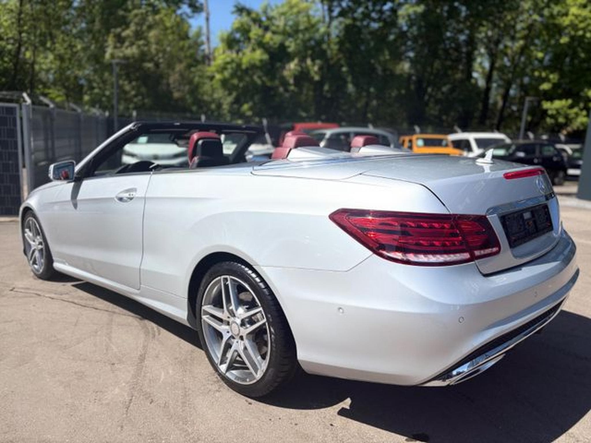Mercedes E 350 E 350 CABRIO BLUETEC / D *AMG-LINE*SHZ*NAVI* (2015) - Photo 11