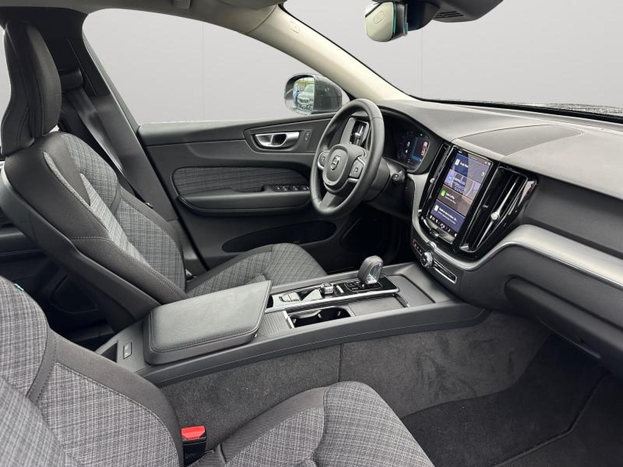 Volvo XC60 B4 Core / Diesel (2023) - Photo 15