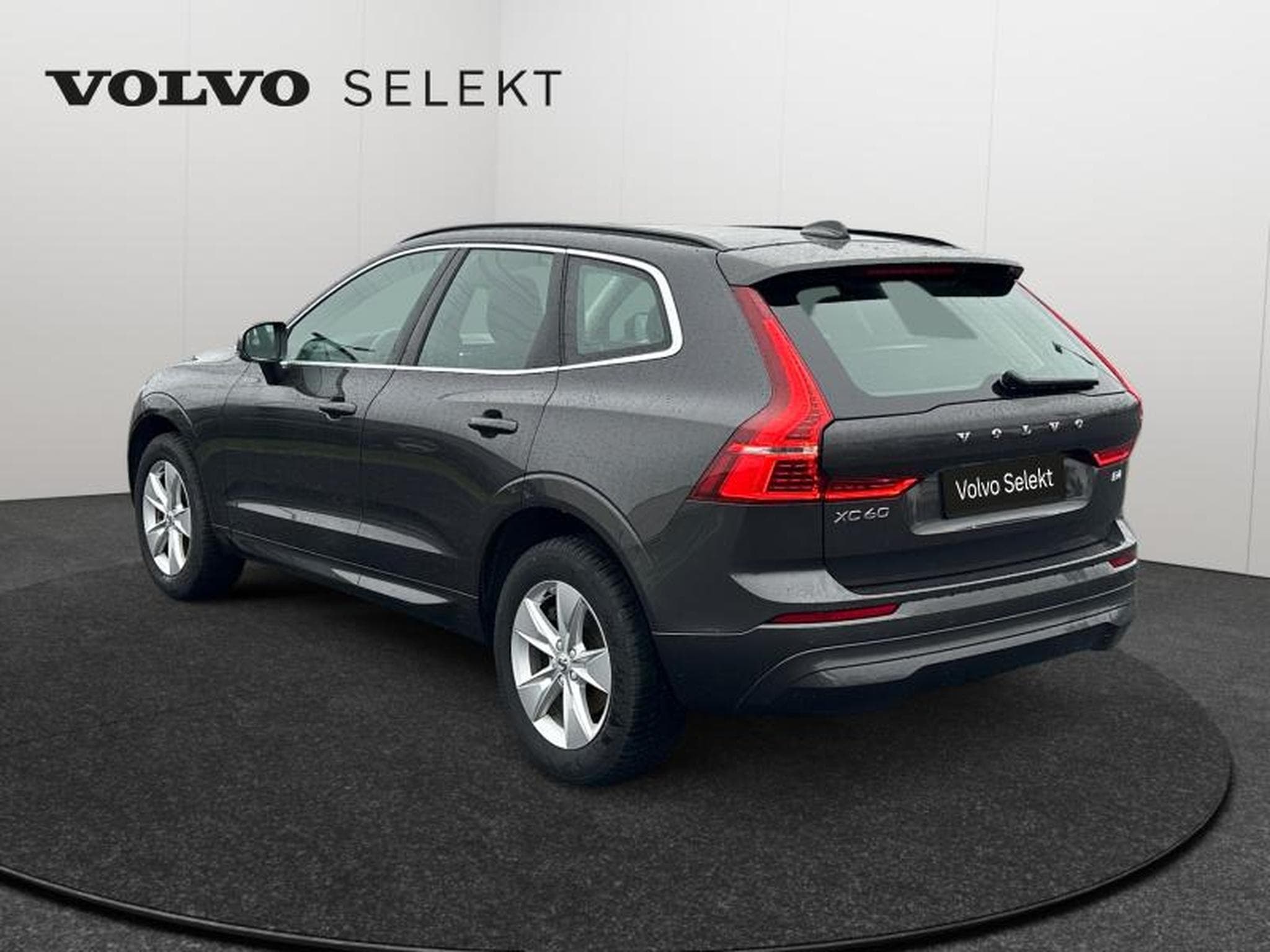 Volvo XC60 B4 Core / Diesel (2023) - Photo 4