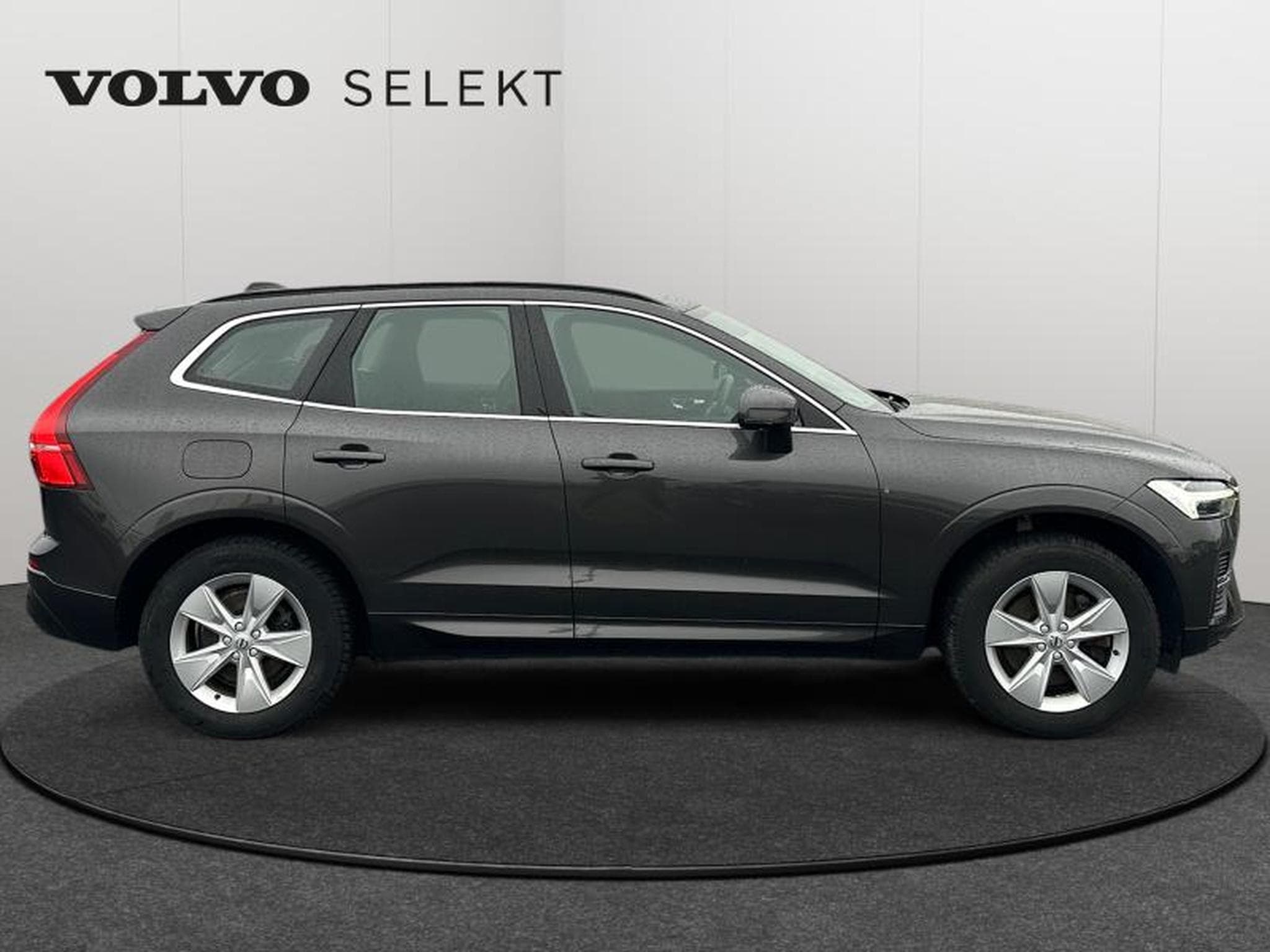 Volvo XC60 B4 Core / Diesel (2023) - Photo 7