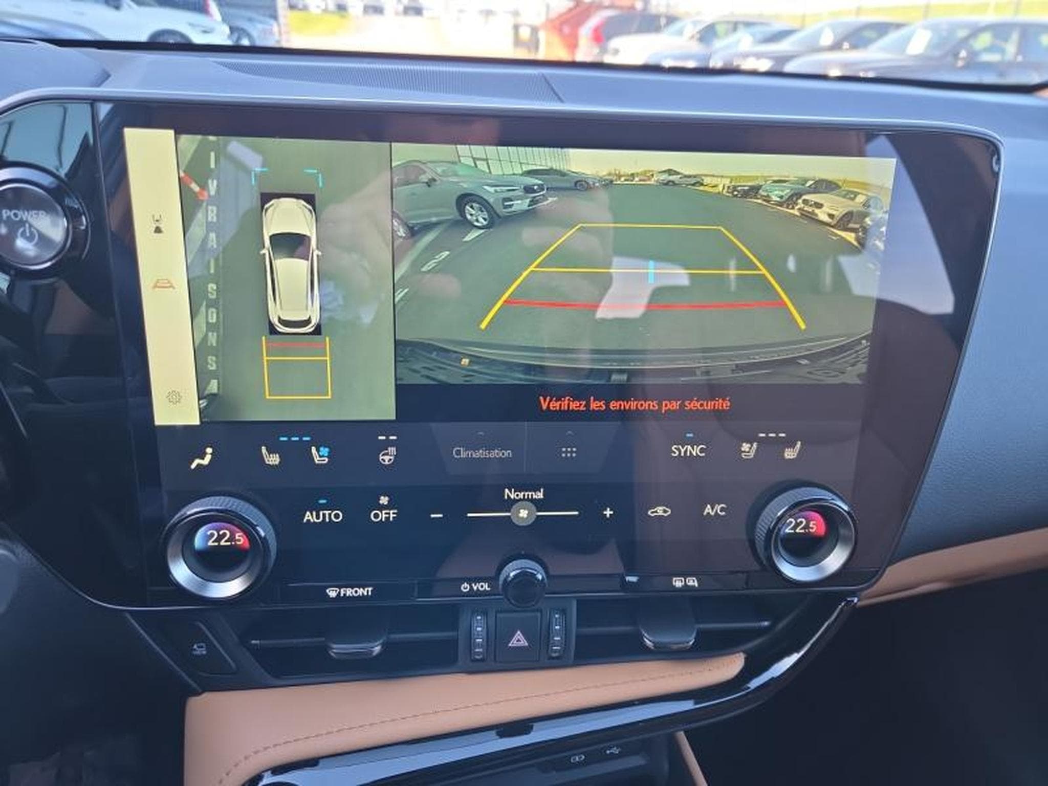 Lexus NX Executive Line / Hybrid (2025) - Photo 16