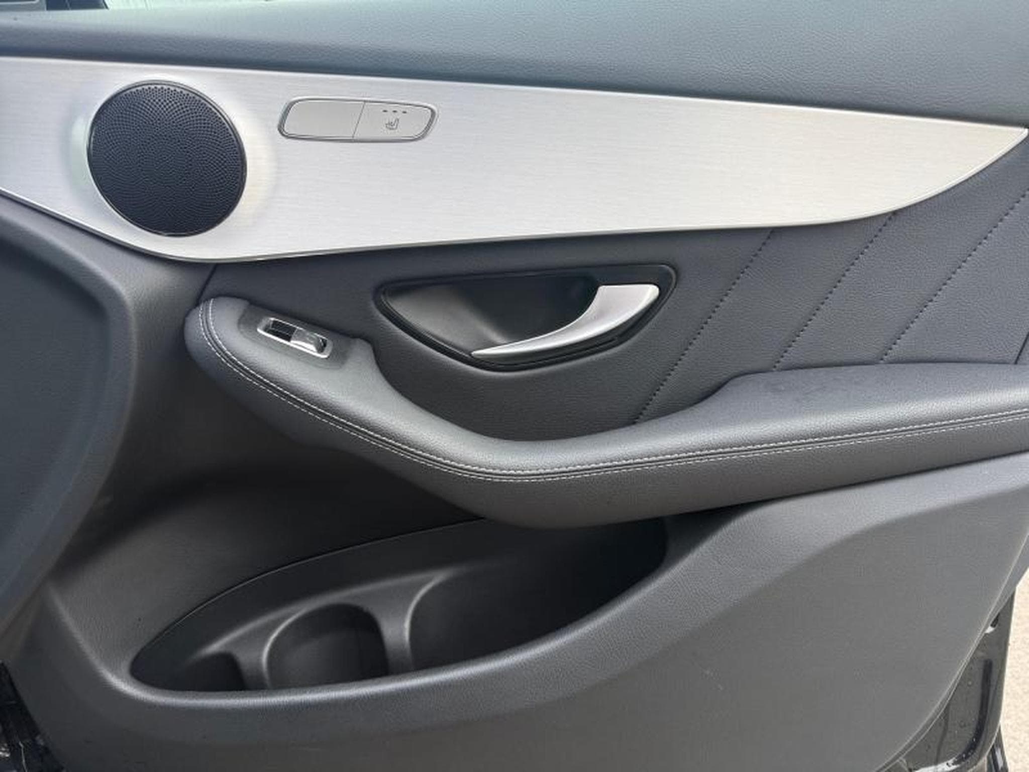 Mercedes GLC 300 e 4MATIC AMG LINE / Hybride (2022) - Photo 20