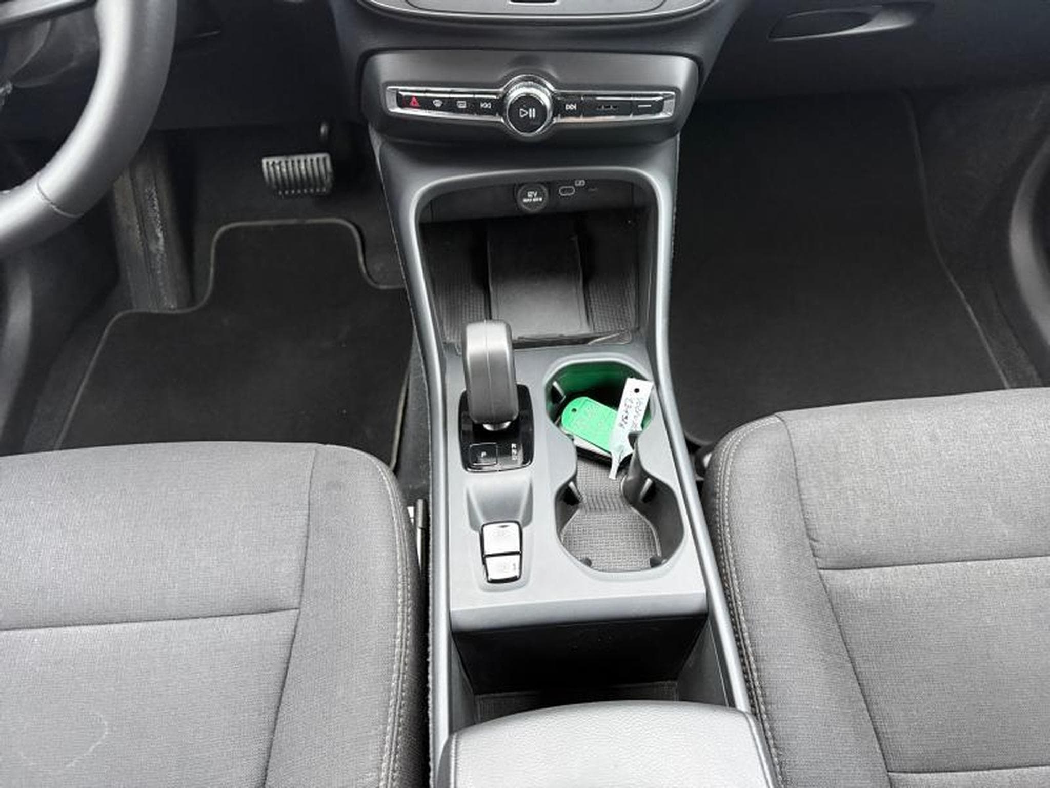 Volvo XC40 B3 Core / Essence (2023) - Photo 11